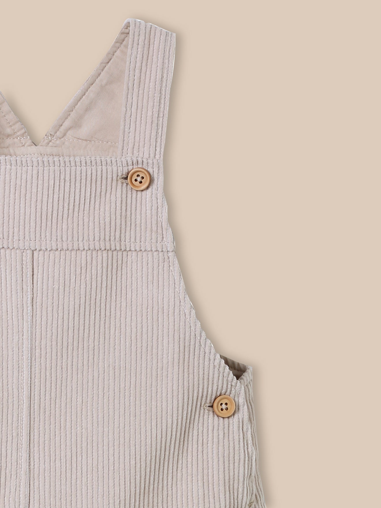 Latzhose aus Cord Baby-Latzhose aus Breitcord