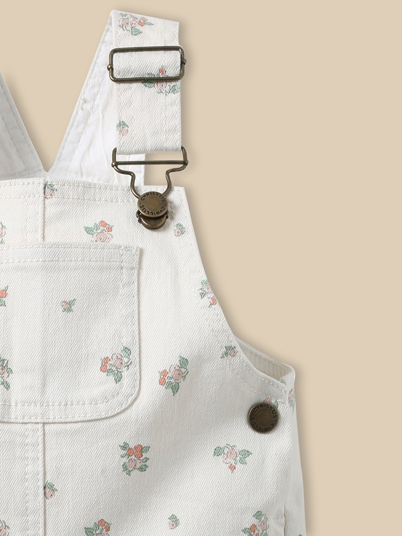 Bedruckte Latzhose, Baby