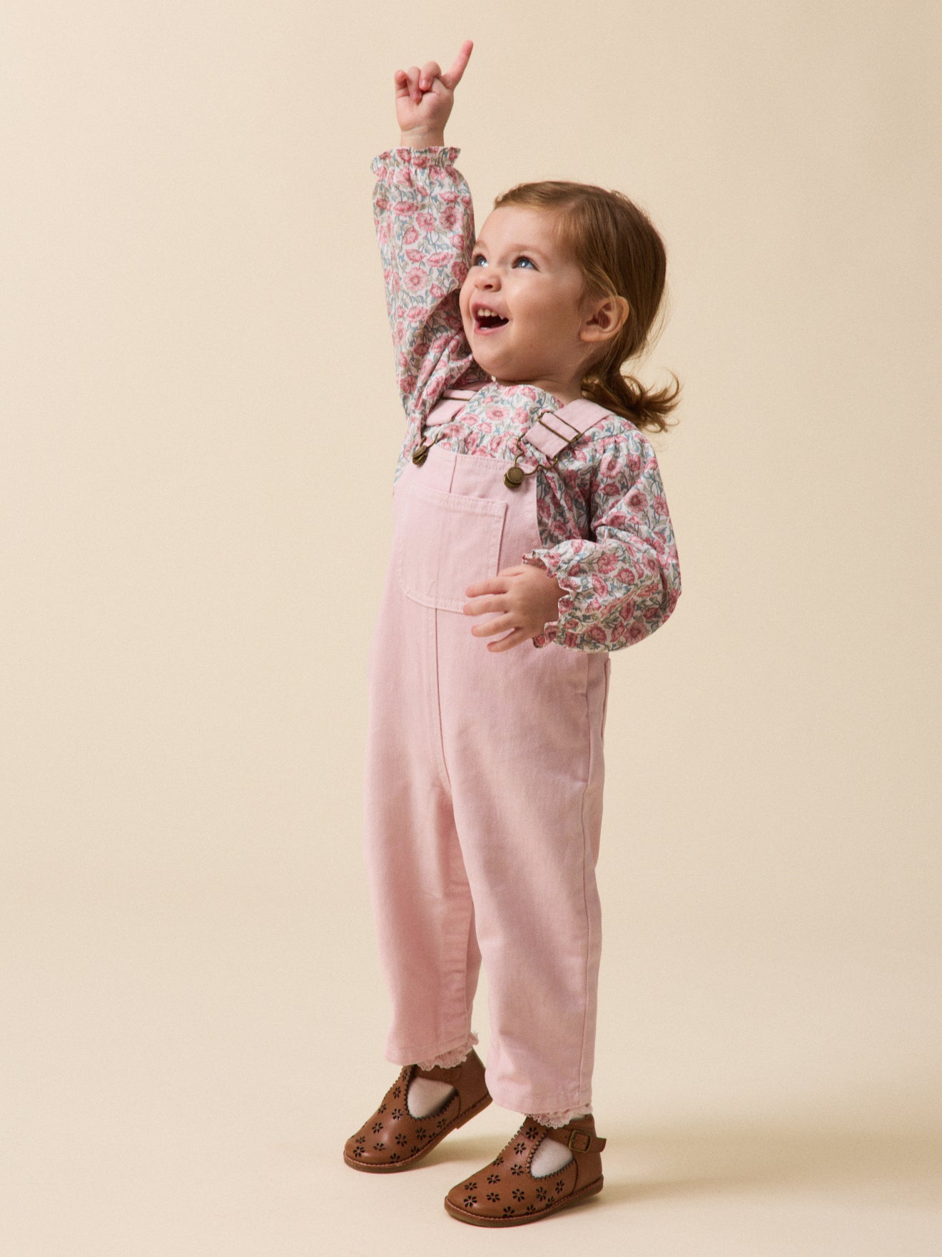 Baby-Latzhose aus Twill