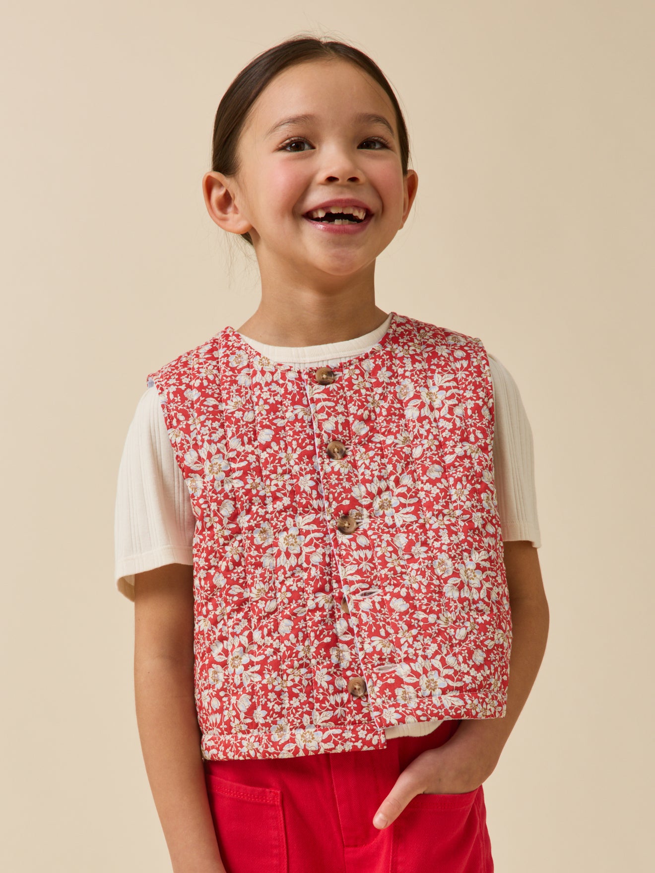 Mädchenweste aus Liberty®-Stoff, gesteppt