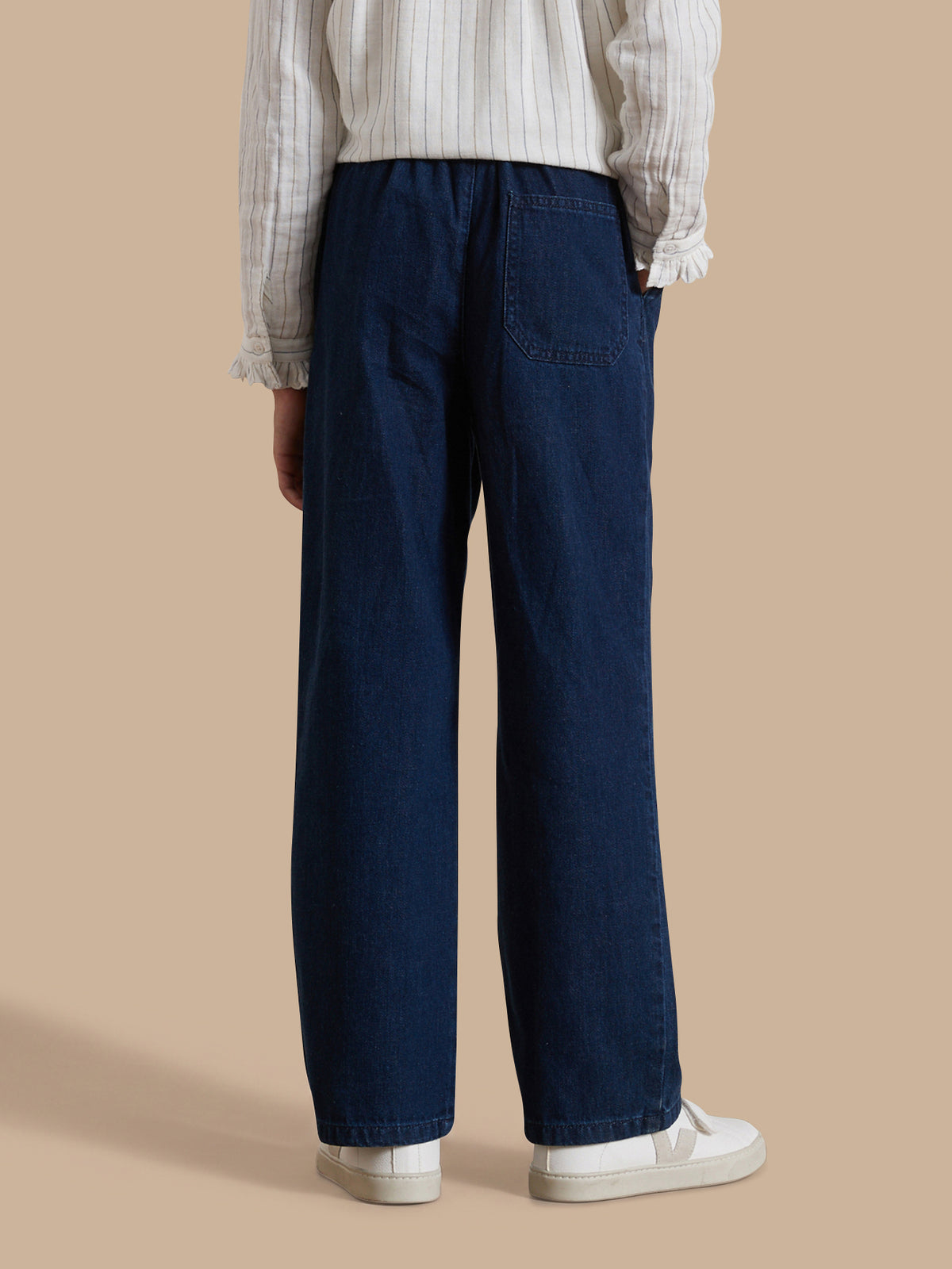 Mädchenhose aus leichtem Denim, weit geschnitten