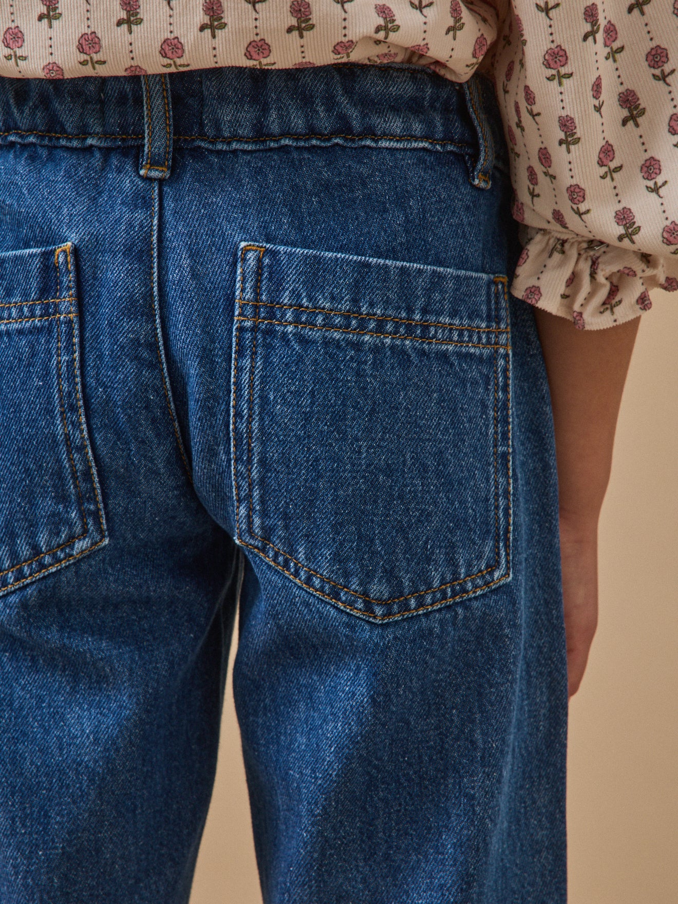 Mädchenhose, gerade geschnitten, aus Denim