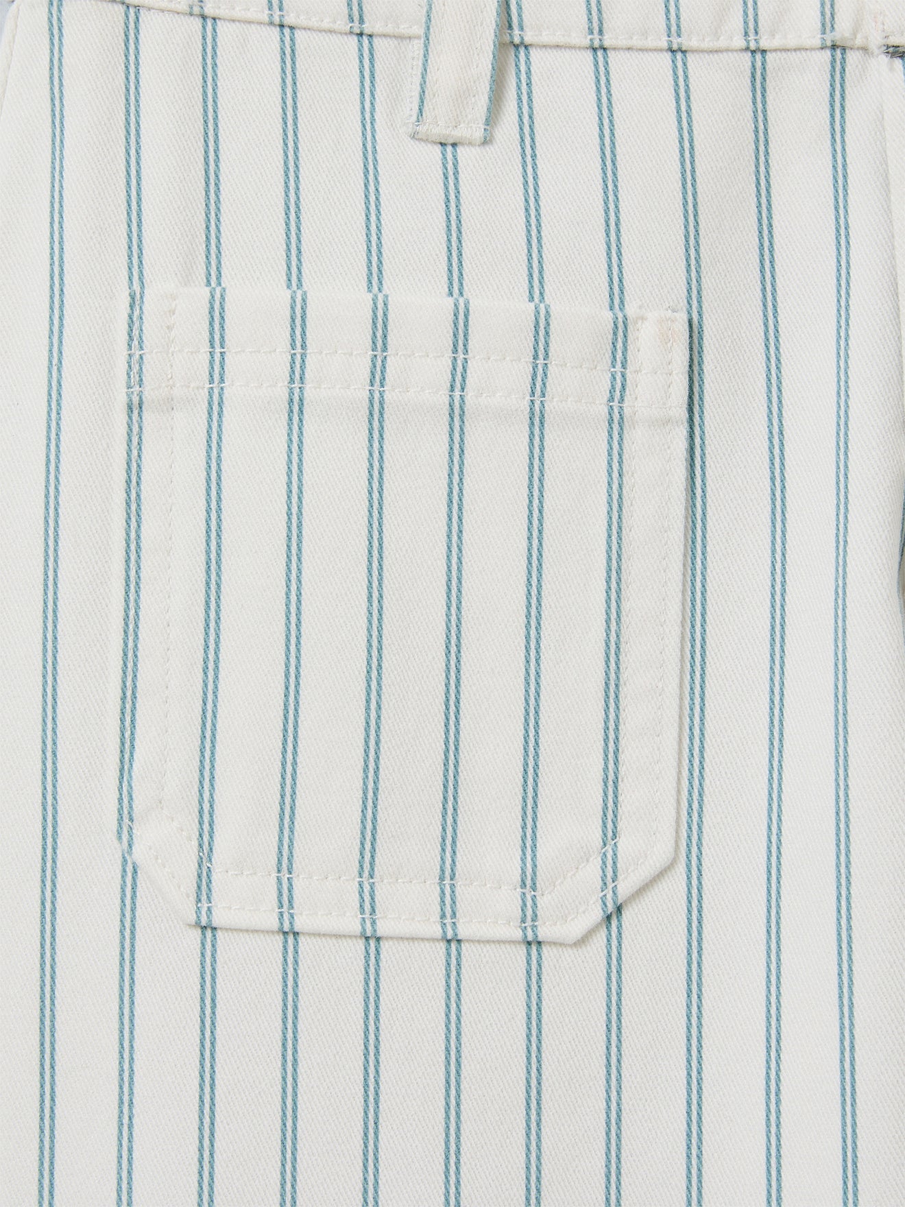 Mädchenhose aus gestreiftem Denim