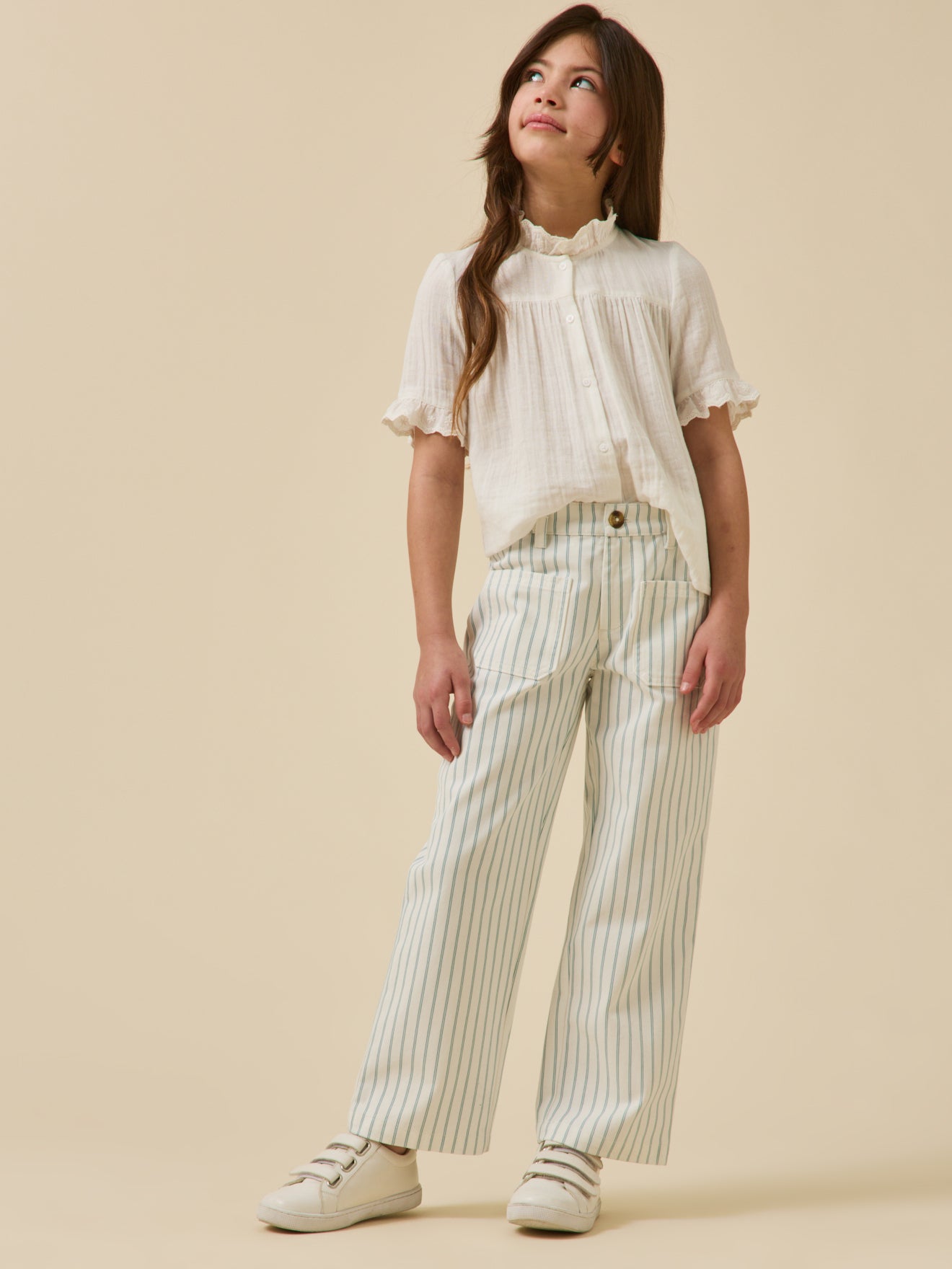 Mädchenhose aus gestreiftem Denim