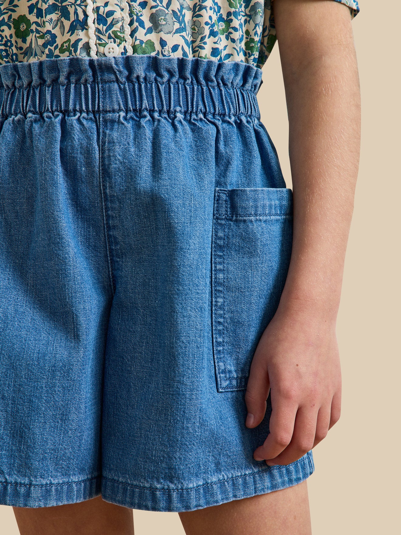 Mädchen-Shorts aus leichtem Denim