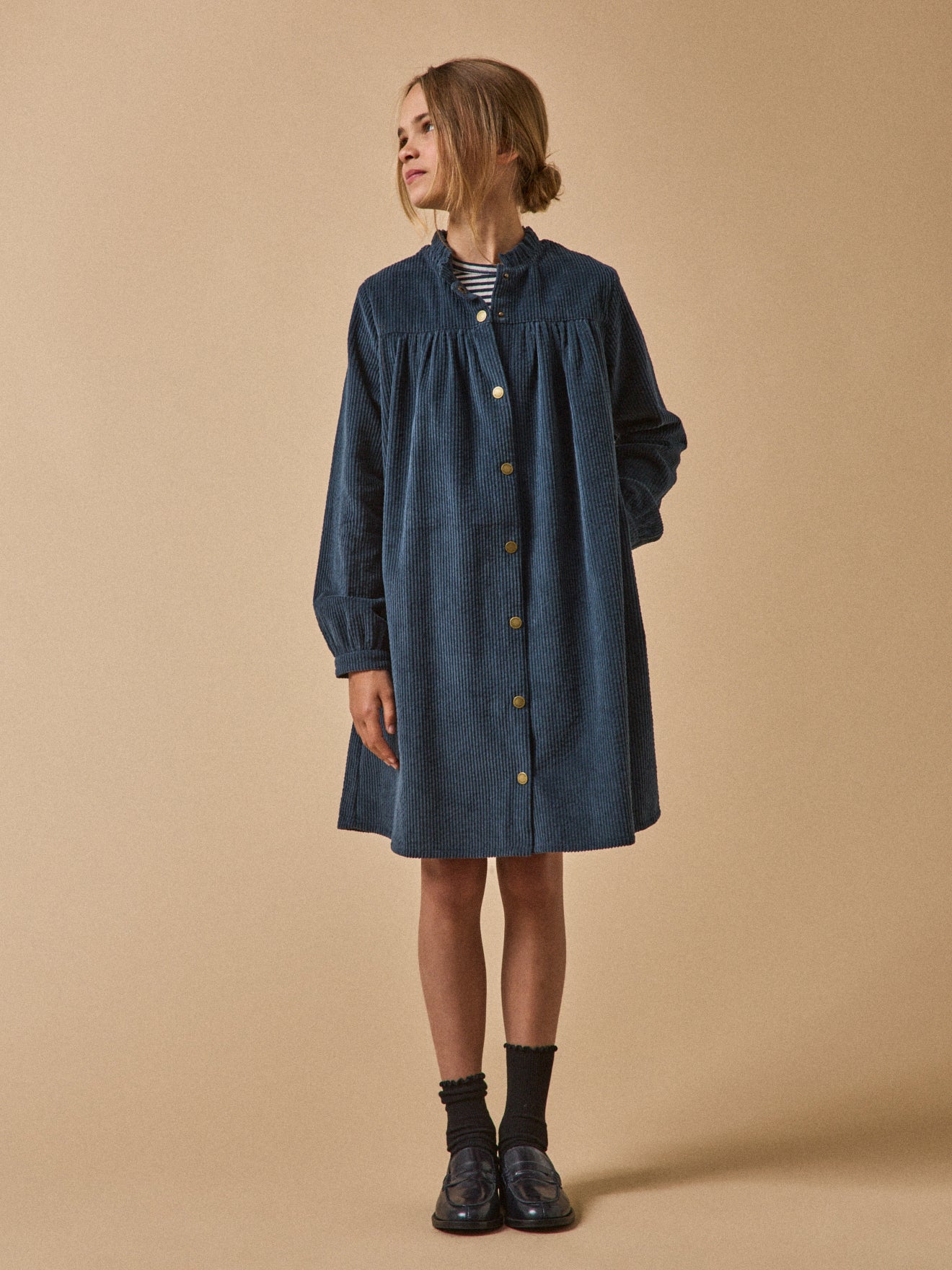Mädchen-Hemdkleid aus Velours mit Waffelmuster