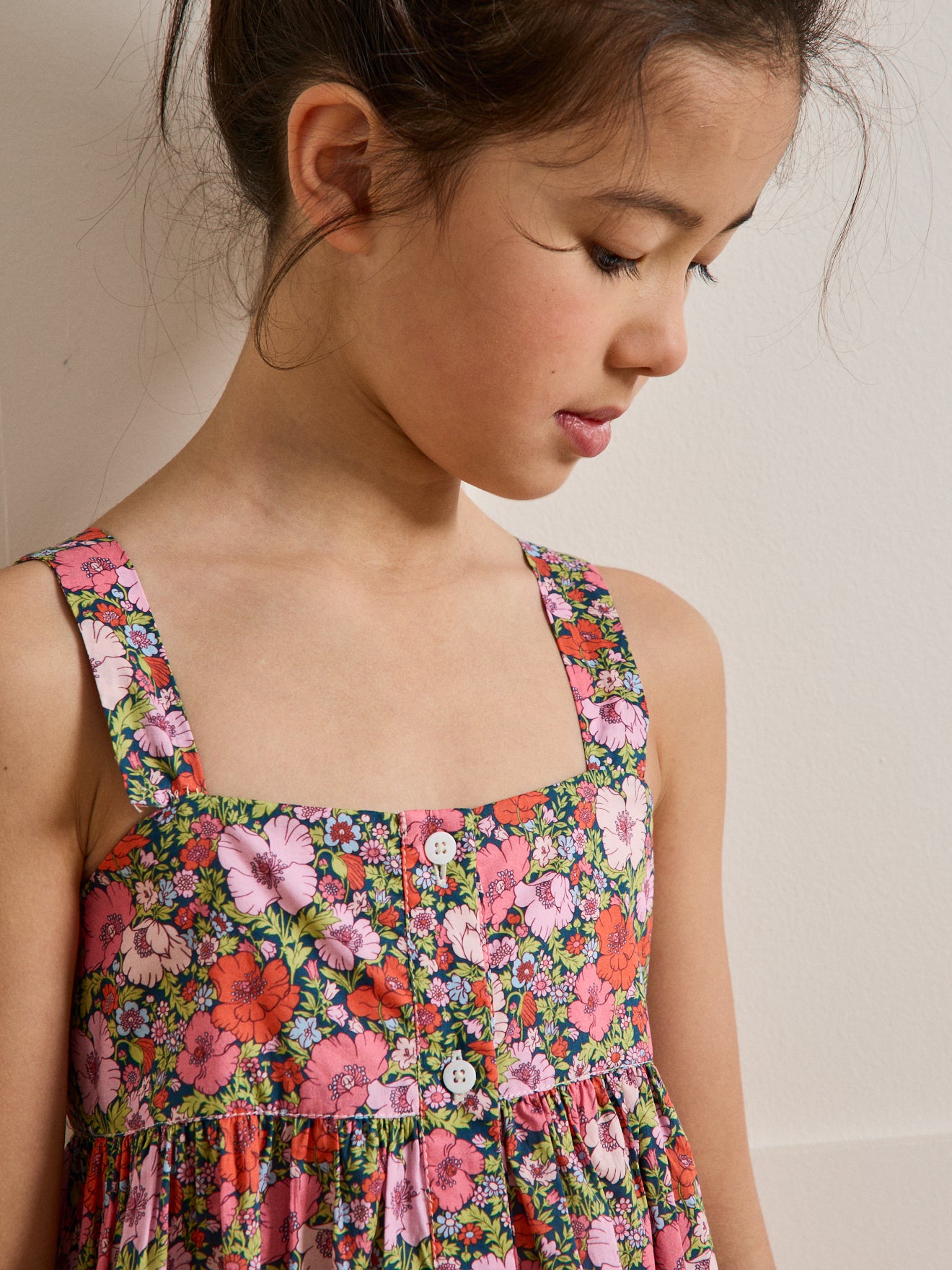 Mädchenkleid aus Liberty®-Stoff « Meadow Song »