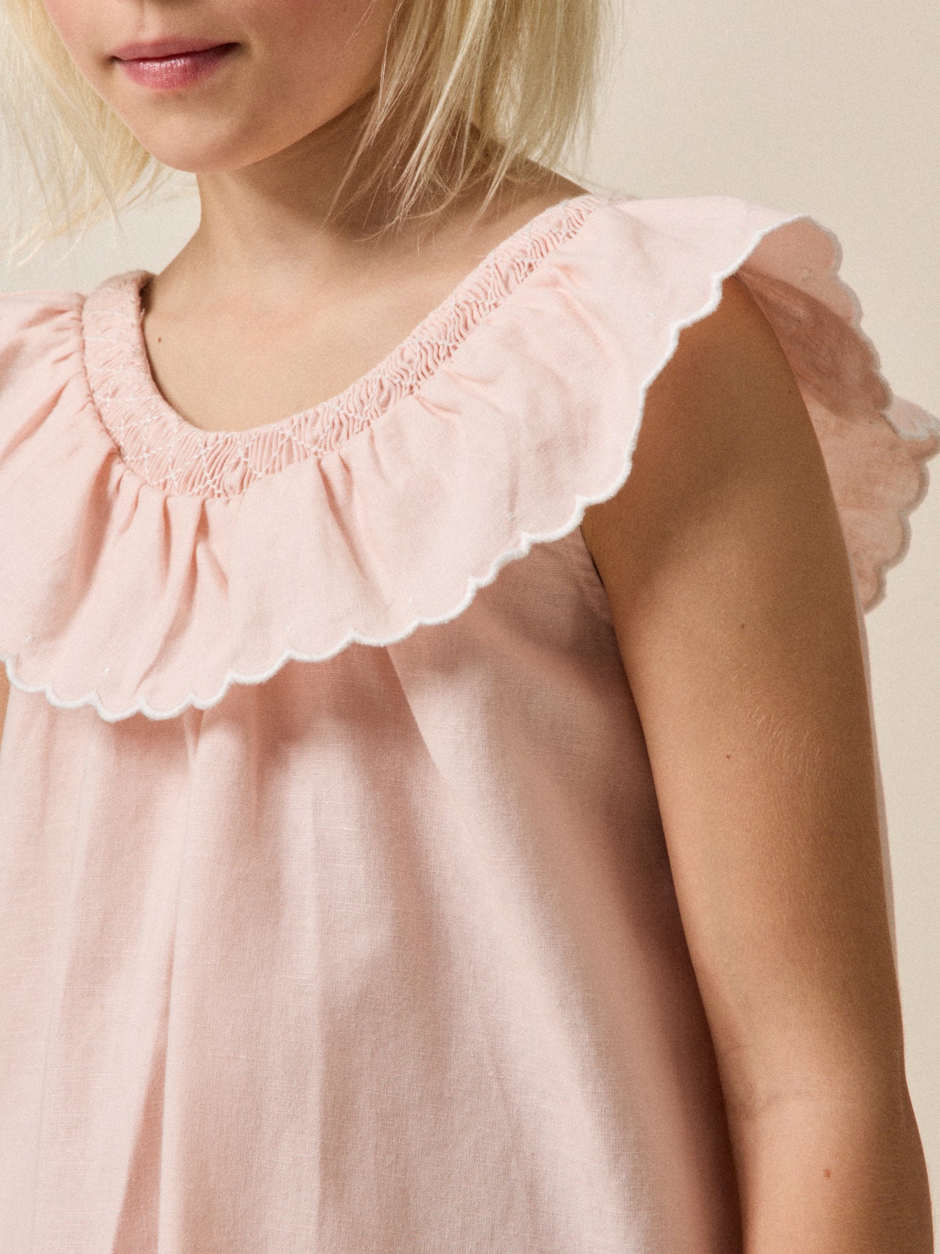 Mädchenkleid « Clotilde » aus Leinen und Baumwolle – Kollektion « Feste & Hochzeiten »