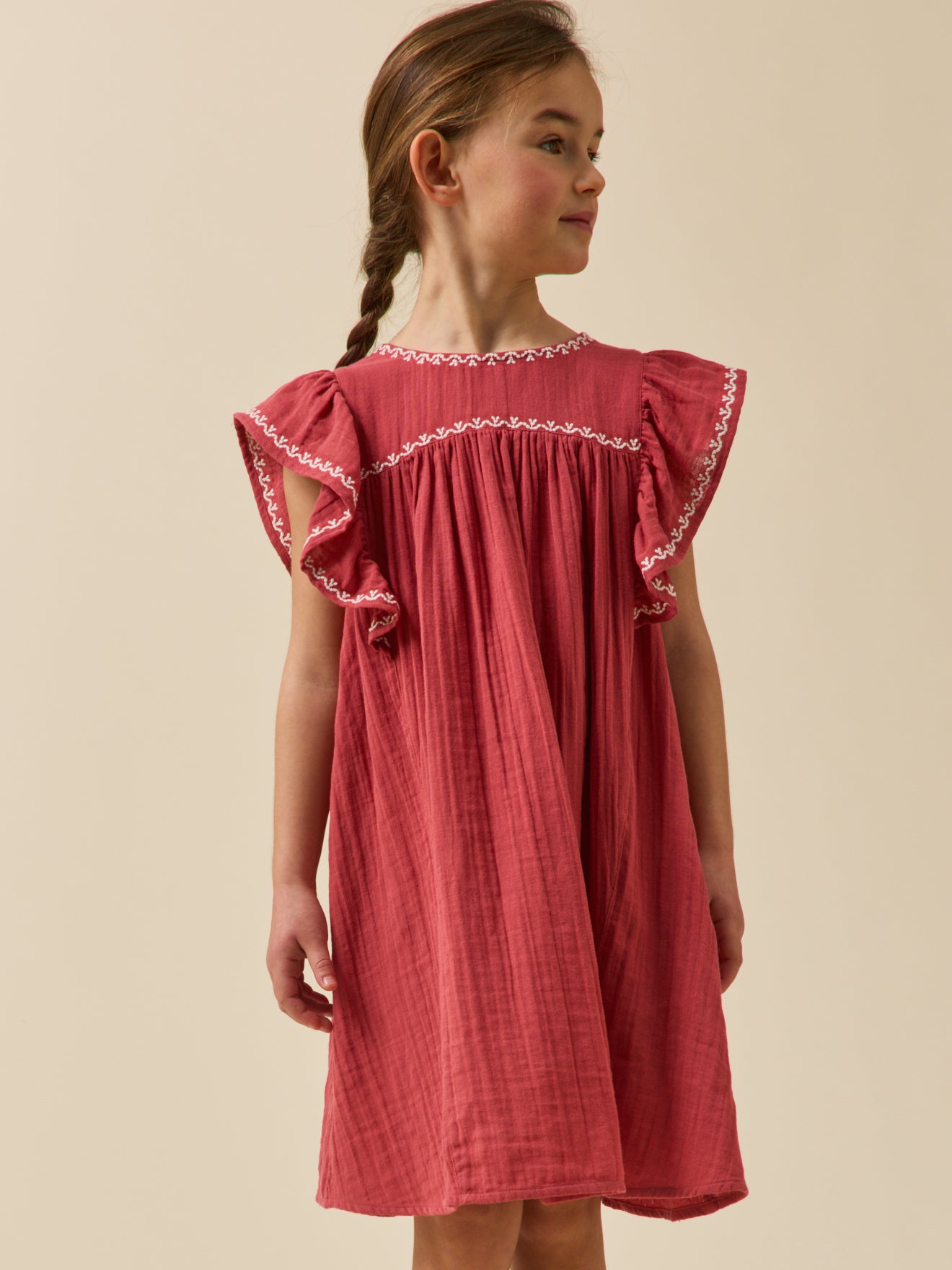 Mädchenkleid aus Bio-Baumwollgaze mit Stickerei