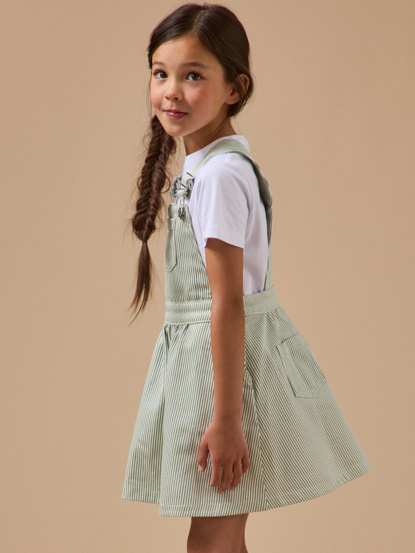 Mädchen-Trägerkleid aus gestreiftem Denim