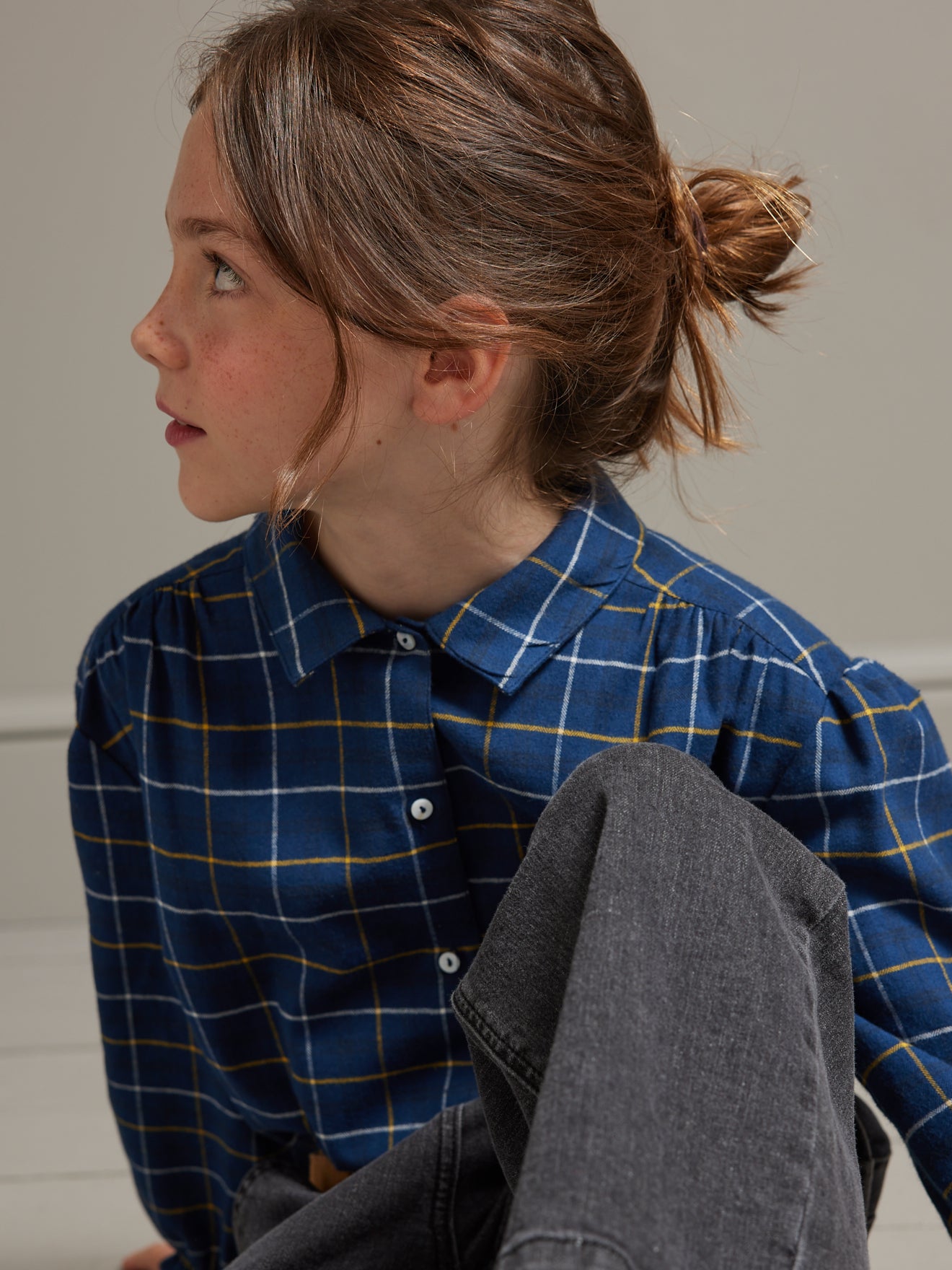 Mädchenbluse mit Karomuster