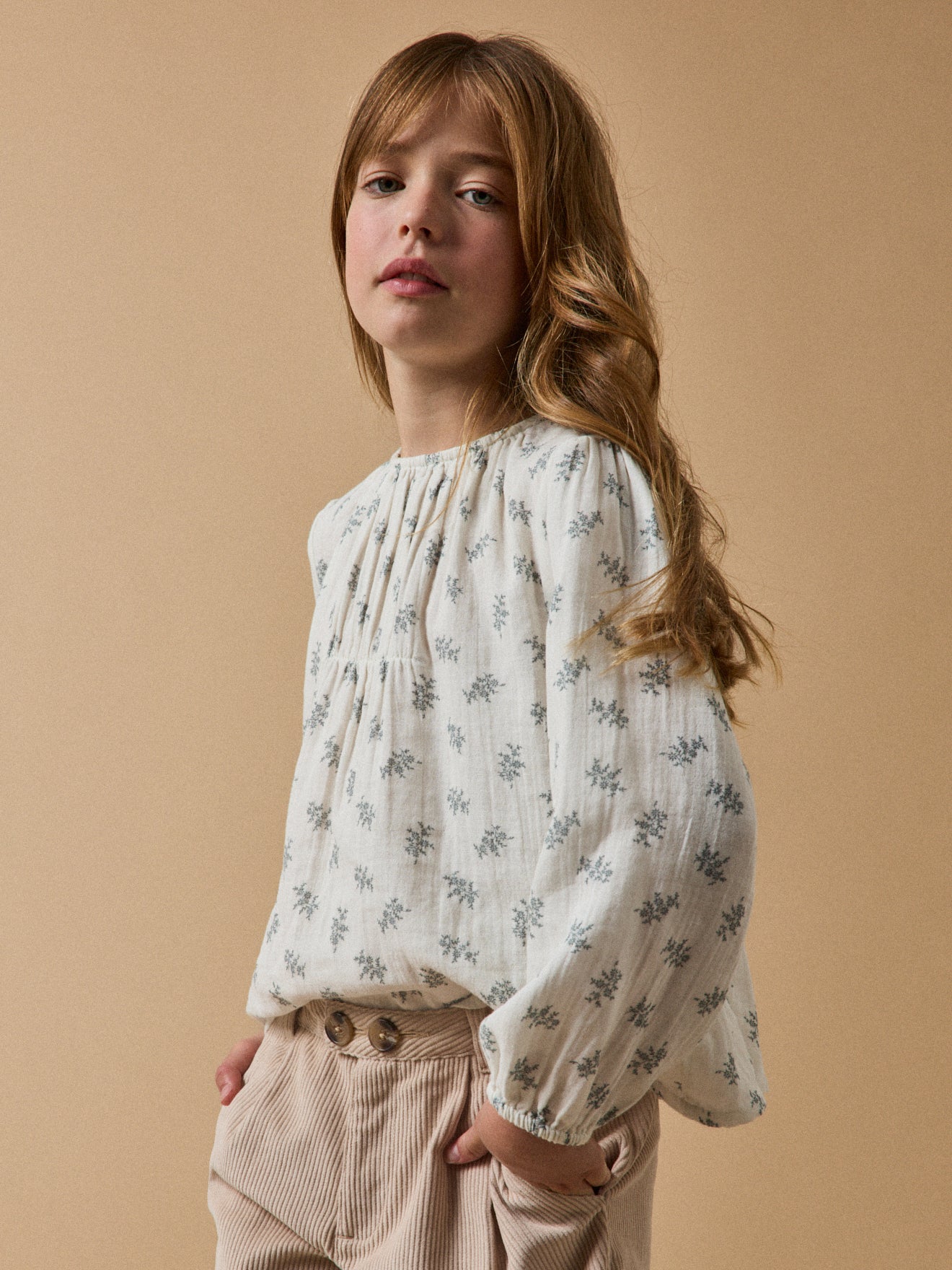 Mädchenbluse  aus Baumwollgaze mit Dessin « Suzanne »