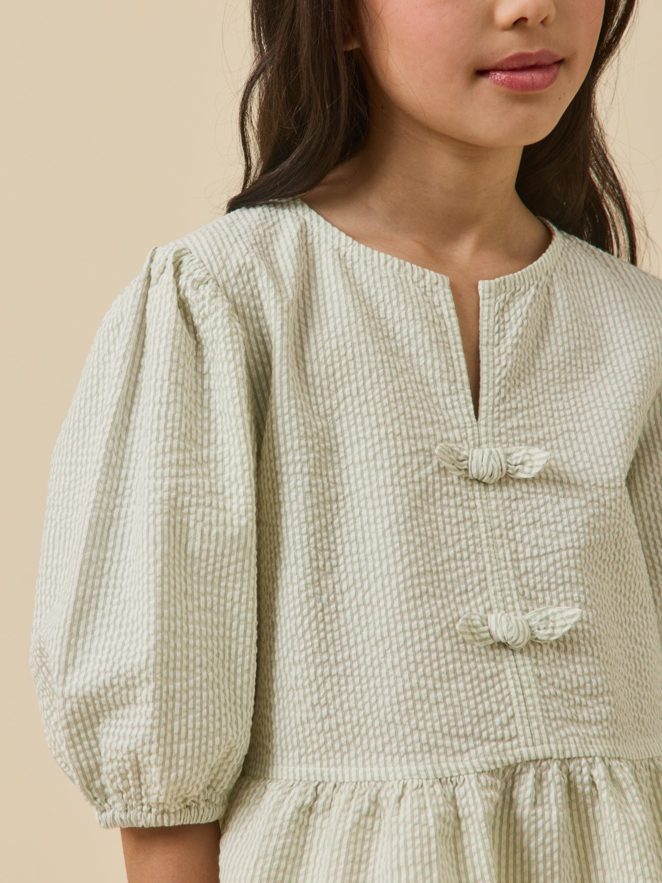 Gestreifte Mädchen-Bluse aus Seersucker