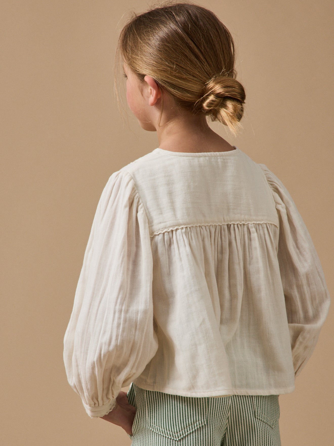 Mädchenbluse aus Baumwollgaze