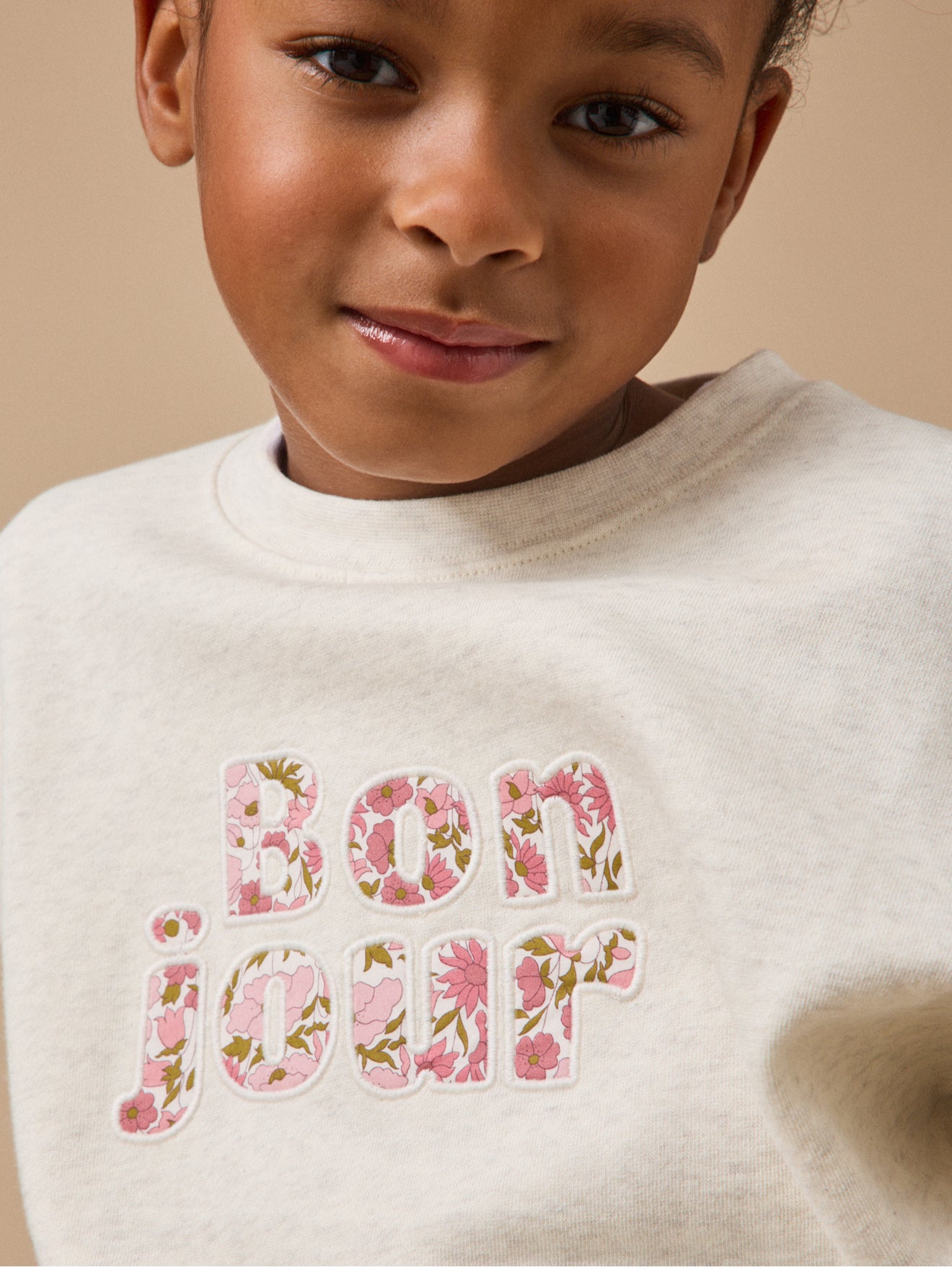 Mädchen-Sweatshirt mit Schriftzug – Bio-Baumwolle