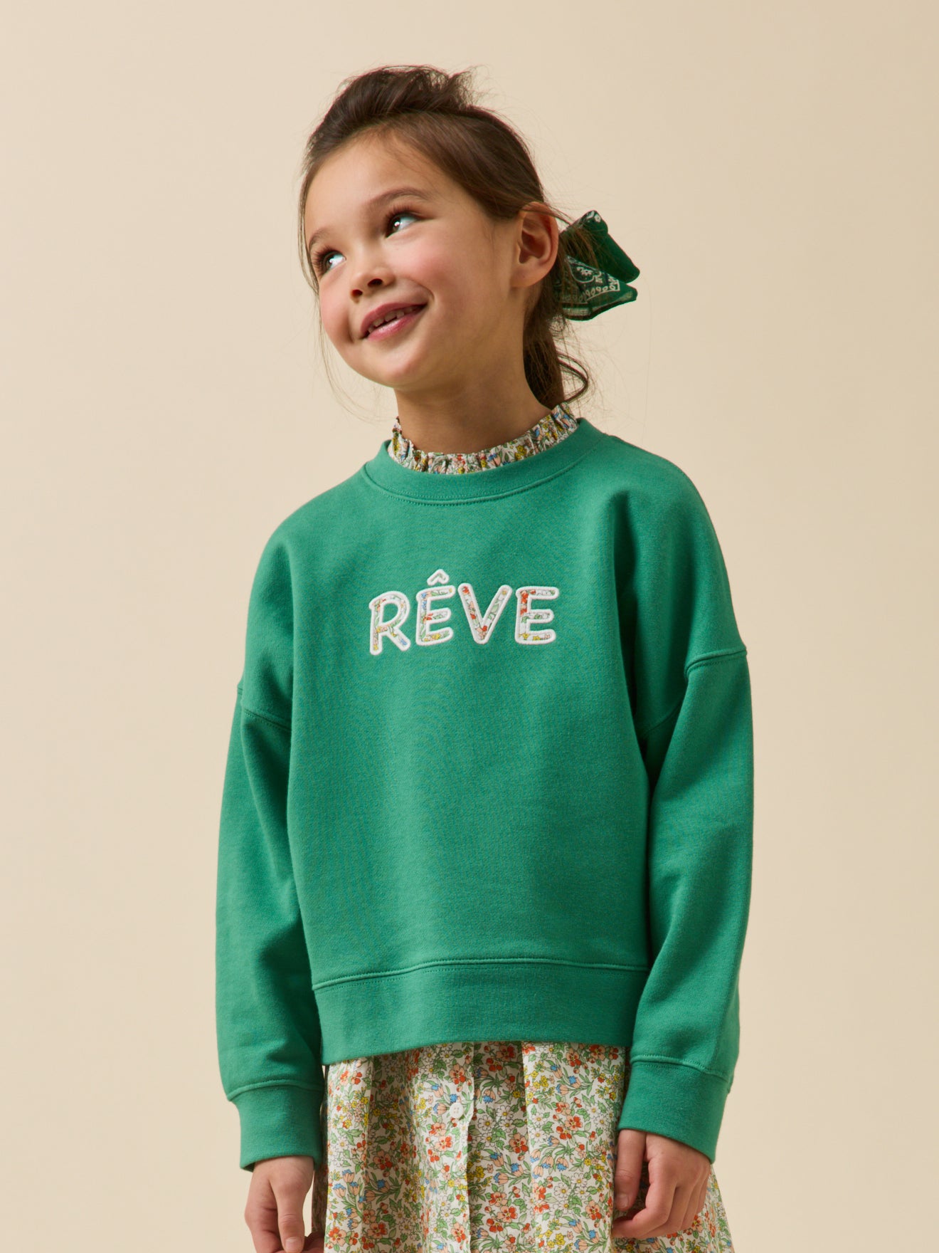 Mädchen-Sweatshirt mit Schriftzug aus Liberty®-Stoff – Bio-Baumwolle