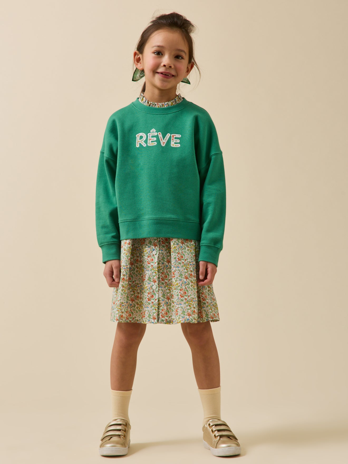 Mädchen-Sweatshirt mit Schriftzug aus Liberty®-Stoff – Bio-Baumwolle