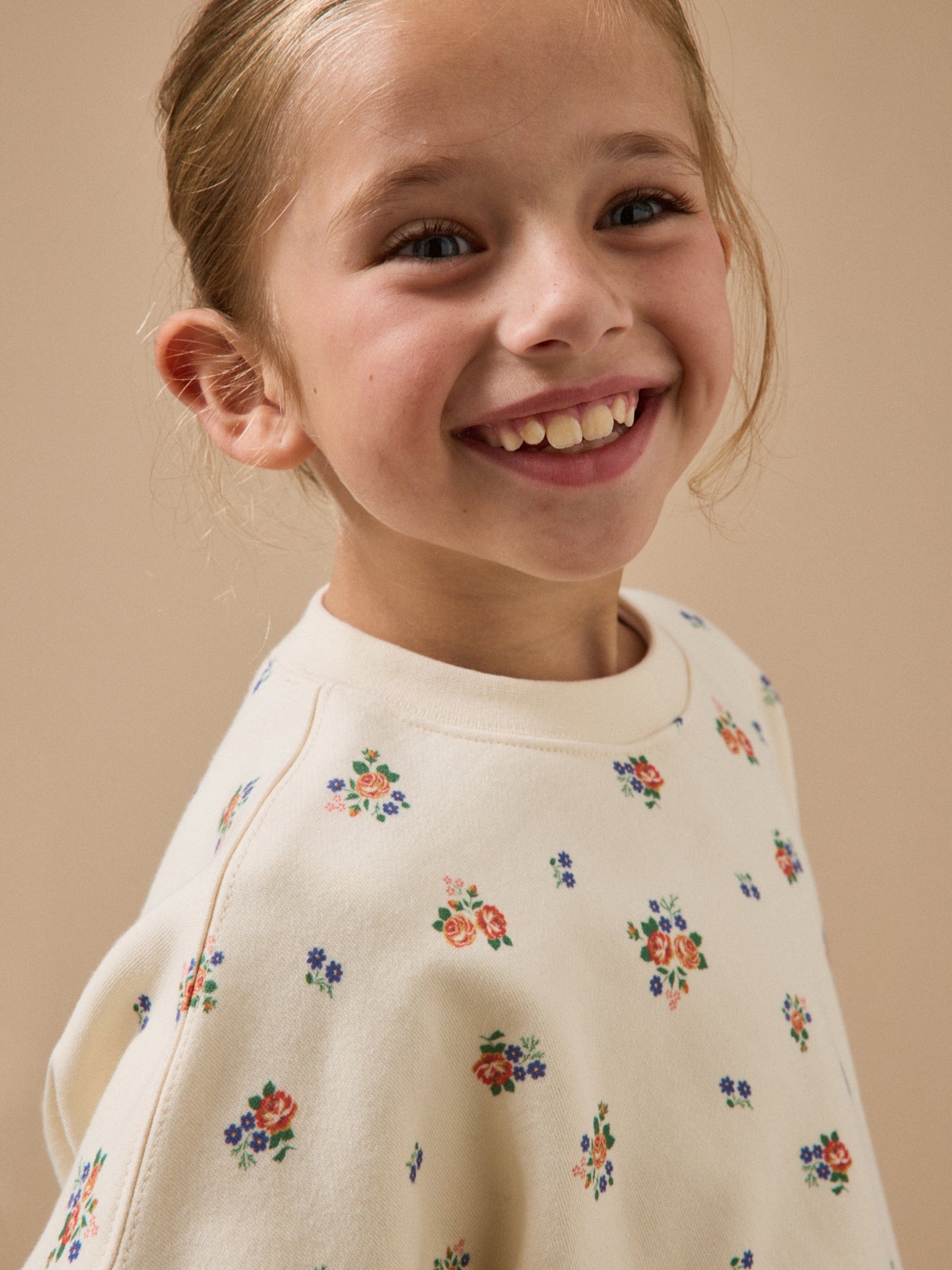 Mädchen-Sweatshirt mit Druckmuster