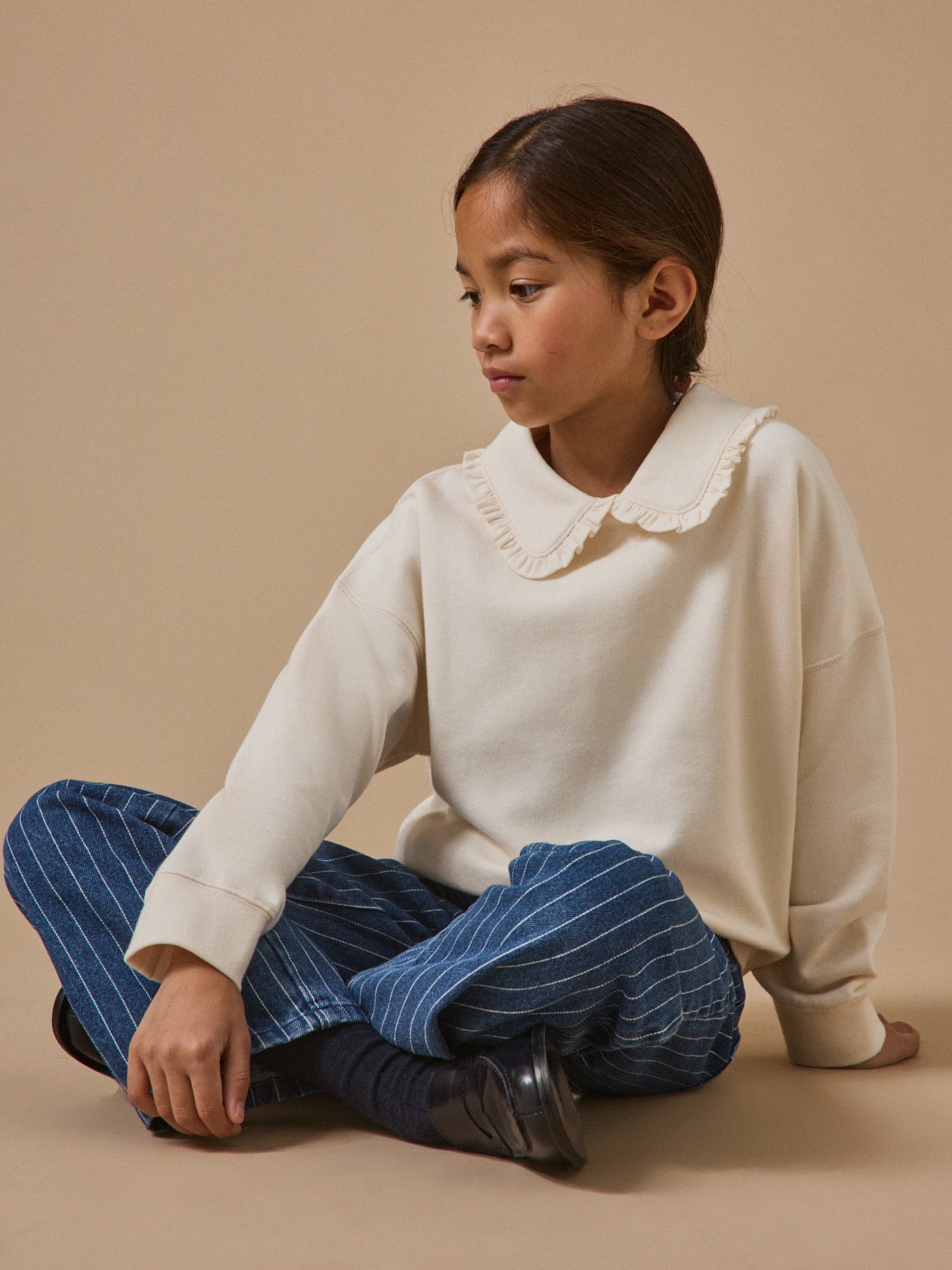 Mädchen-Sweatshirt mit Volantkragen
