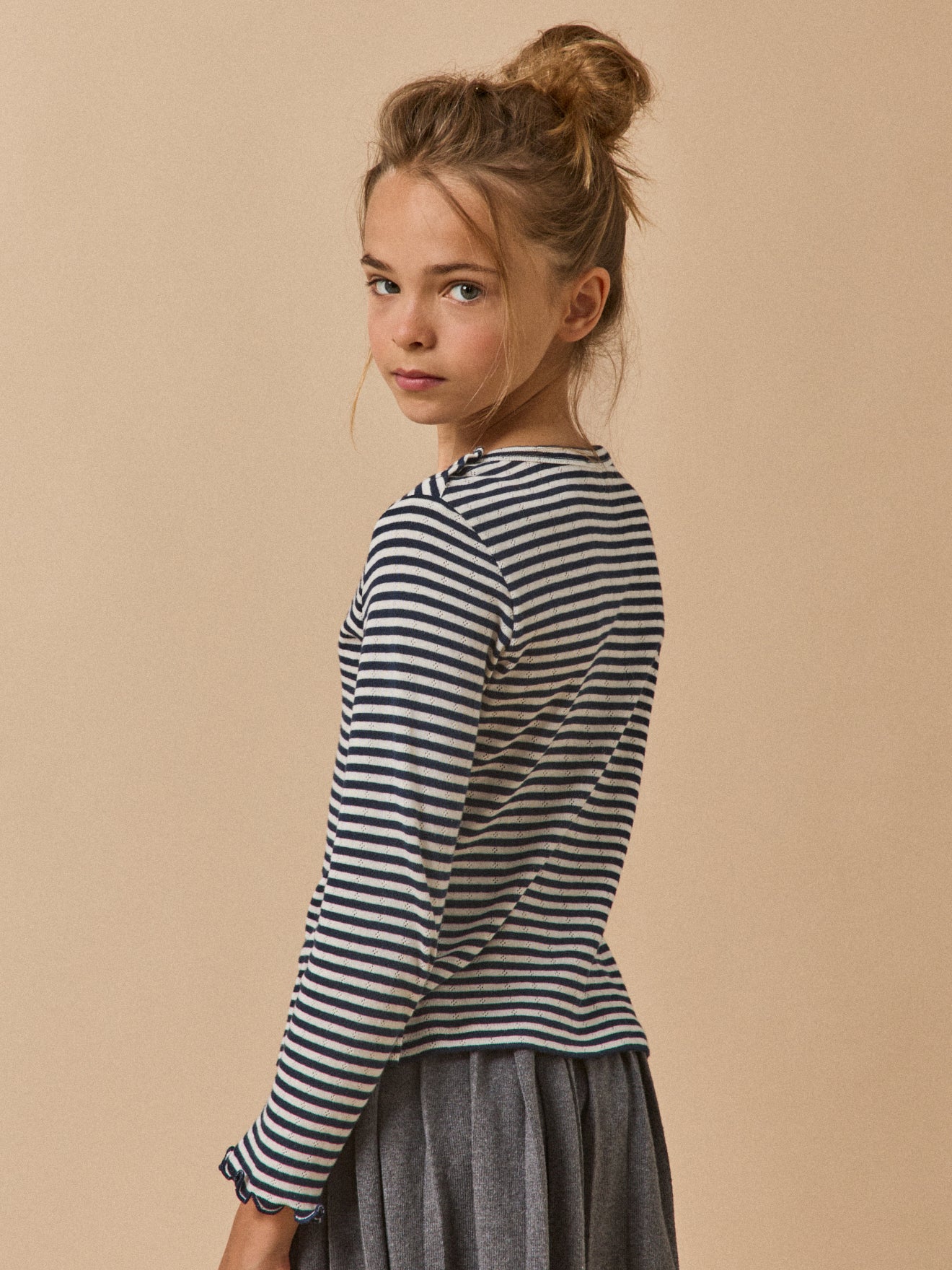 Mädchen-Shirt mit Lochmuster – Bio-Baumwolle