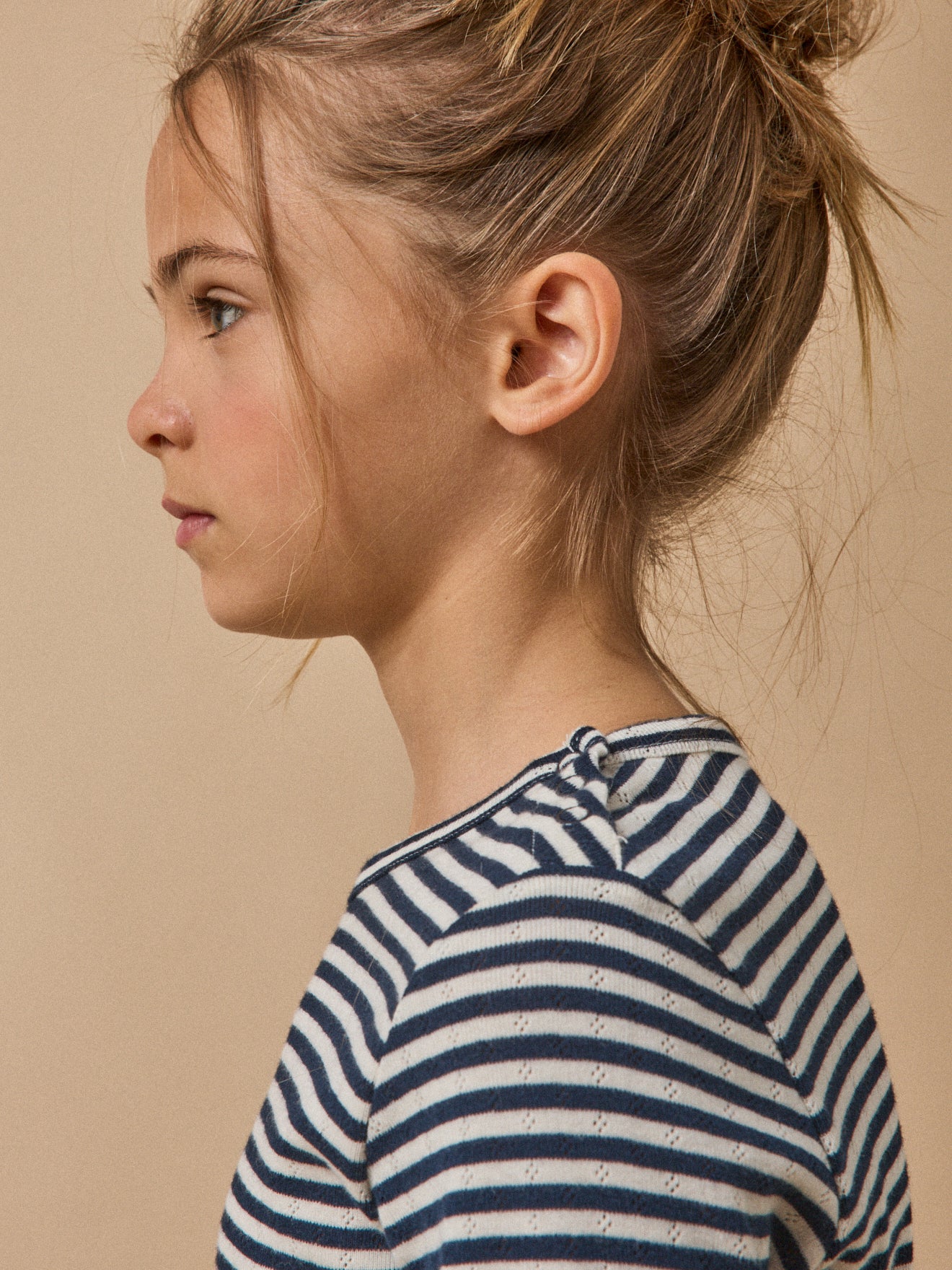 Mädchen-Shirt mit Lochmuster – Bio-Baumwolle