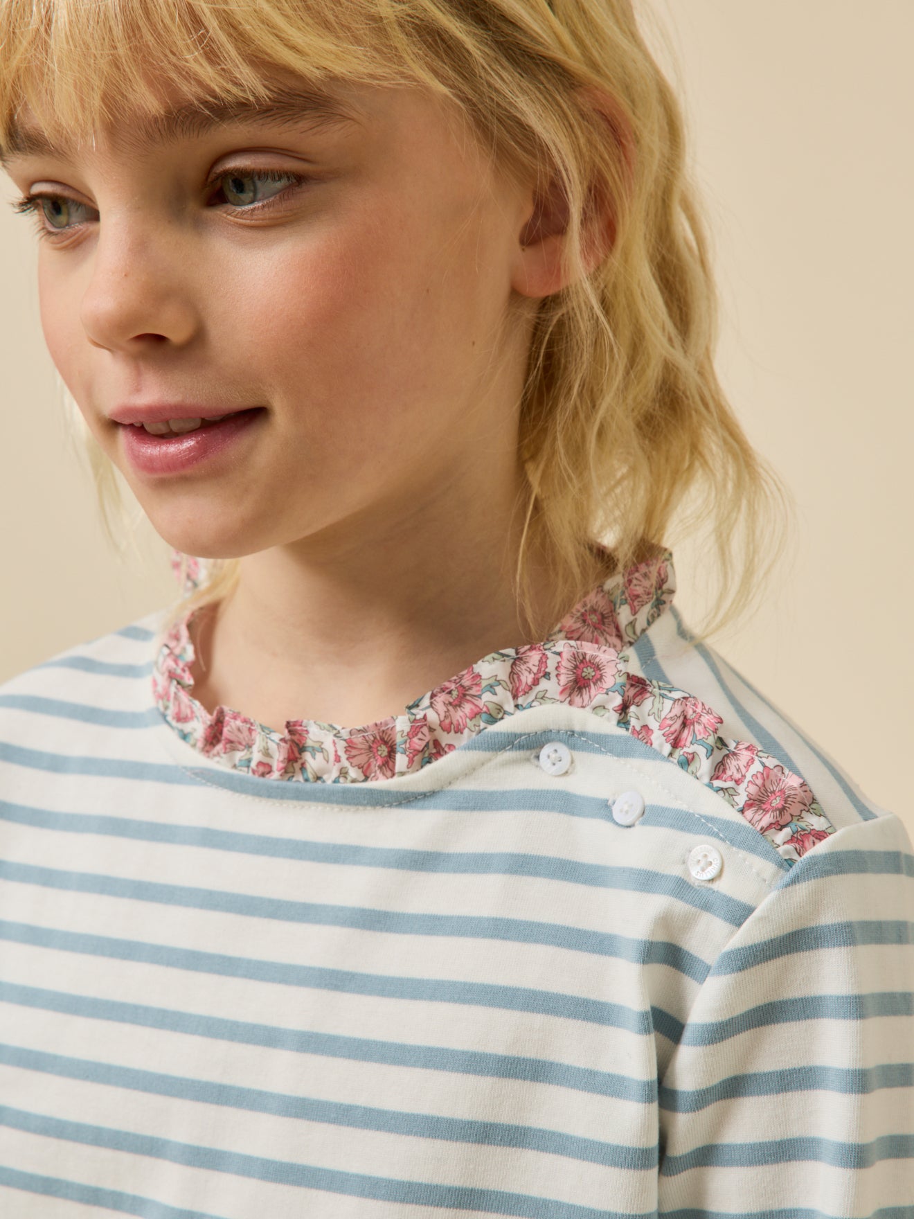 Mädchen-Shirt im Marinelook mit Liberty®-Stoff – Bio-Baumwolle