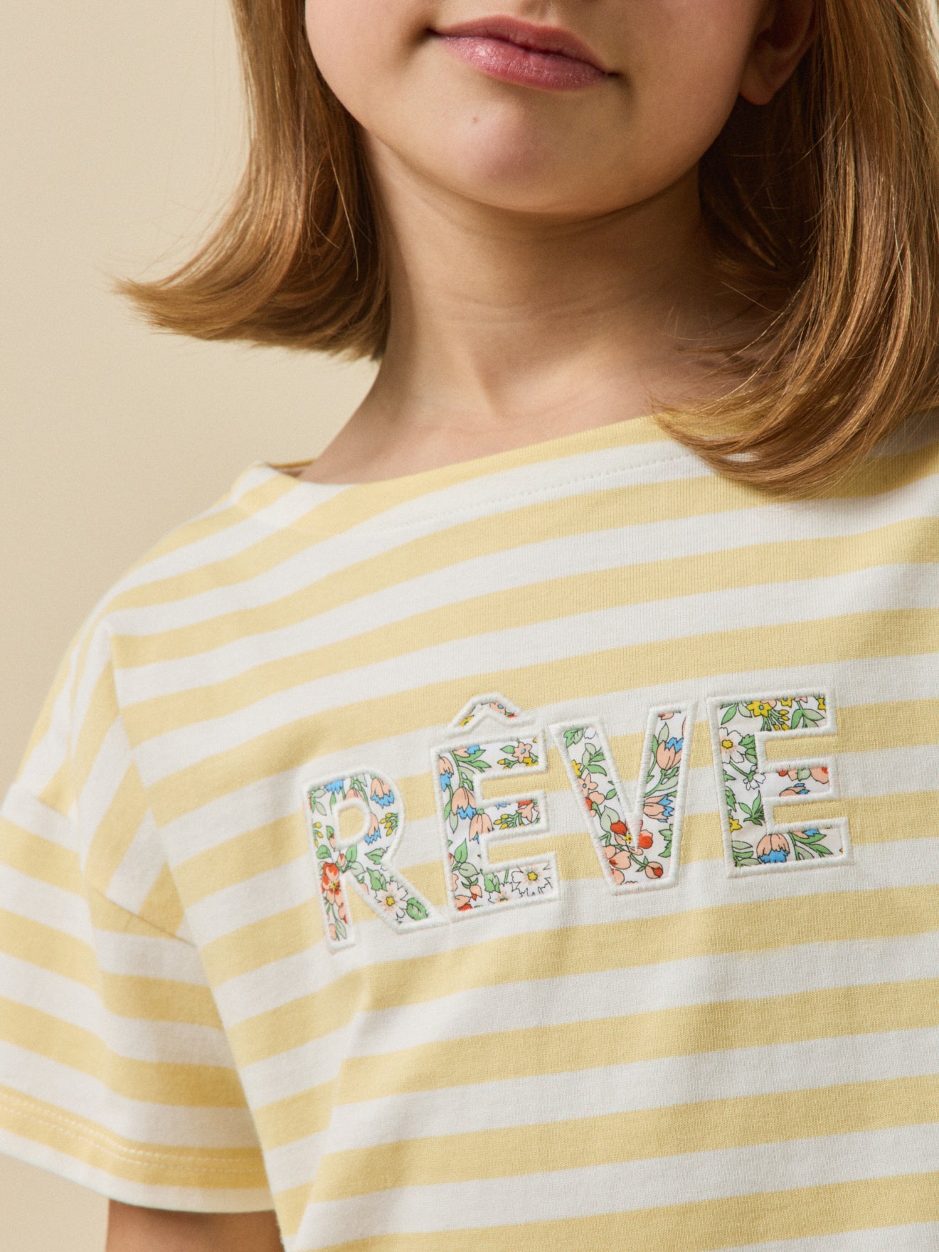 Mädchen T-Shirt mit Schriftzug – Kollektion « Junior »
