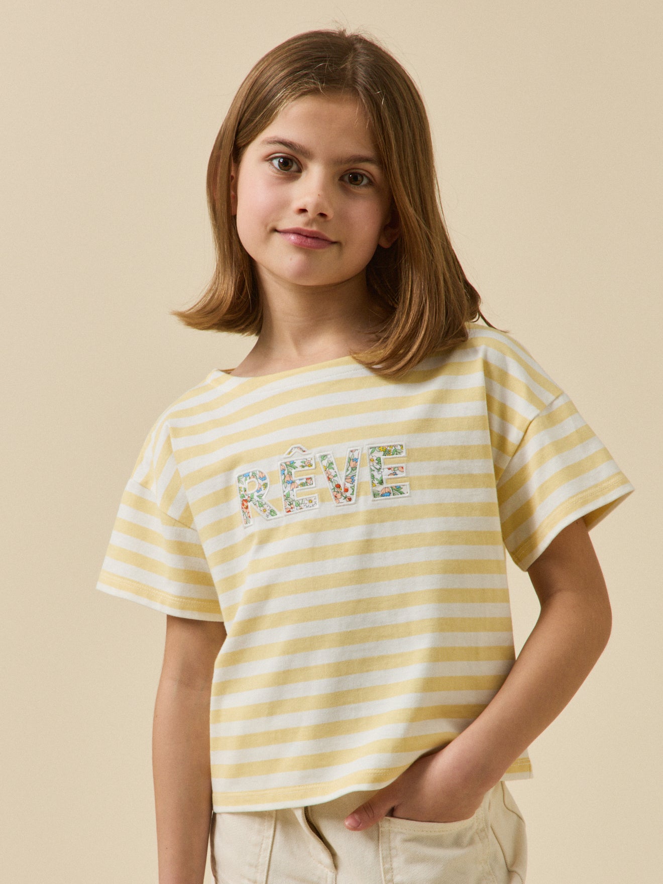 Mädchen T-Shirt mit Schriftzug – Kollektion « Junior »