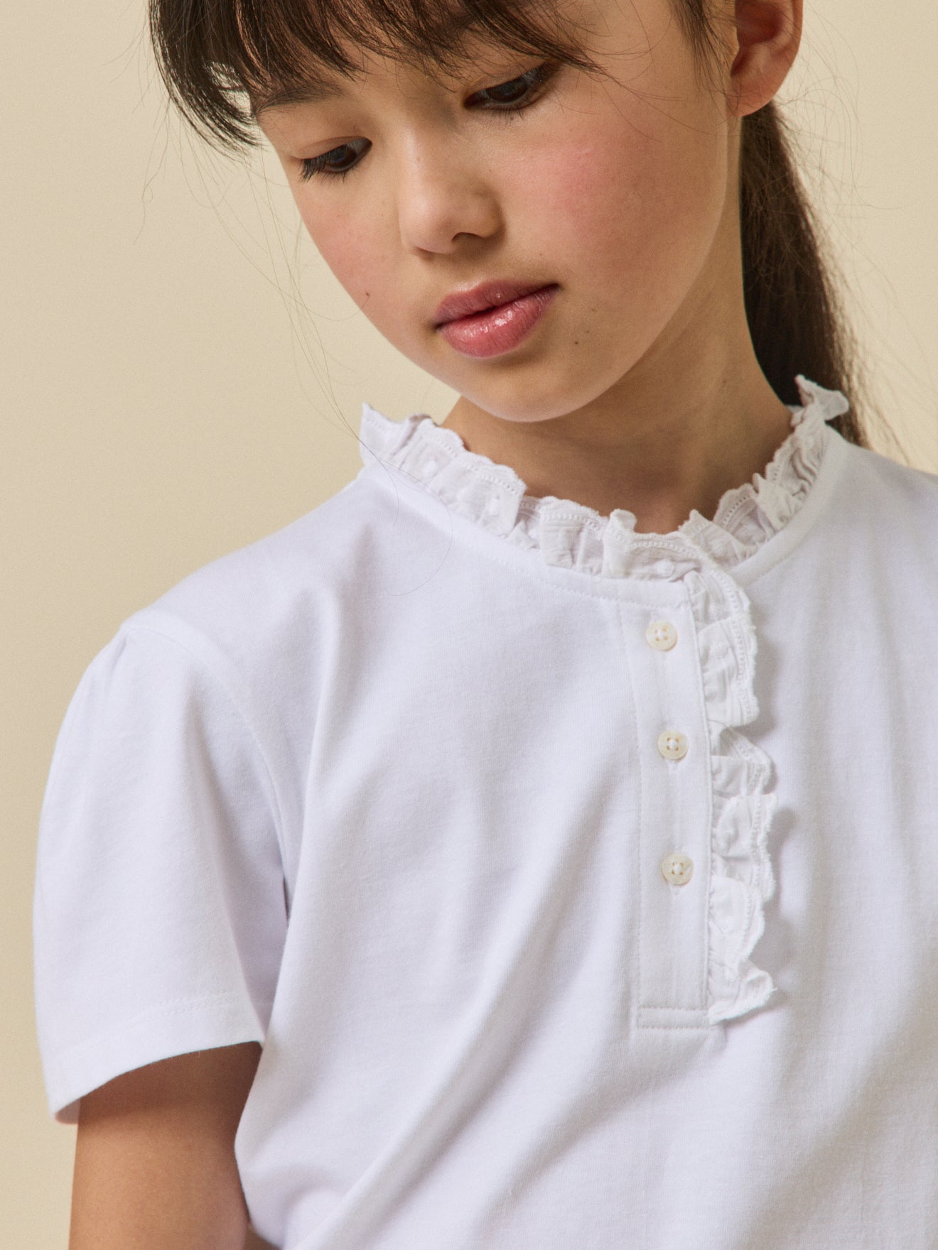 Mädchen T-Shirt mit Rüschenkragen – Kollektion « Junior »