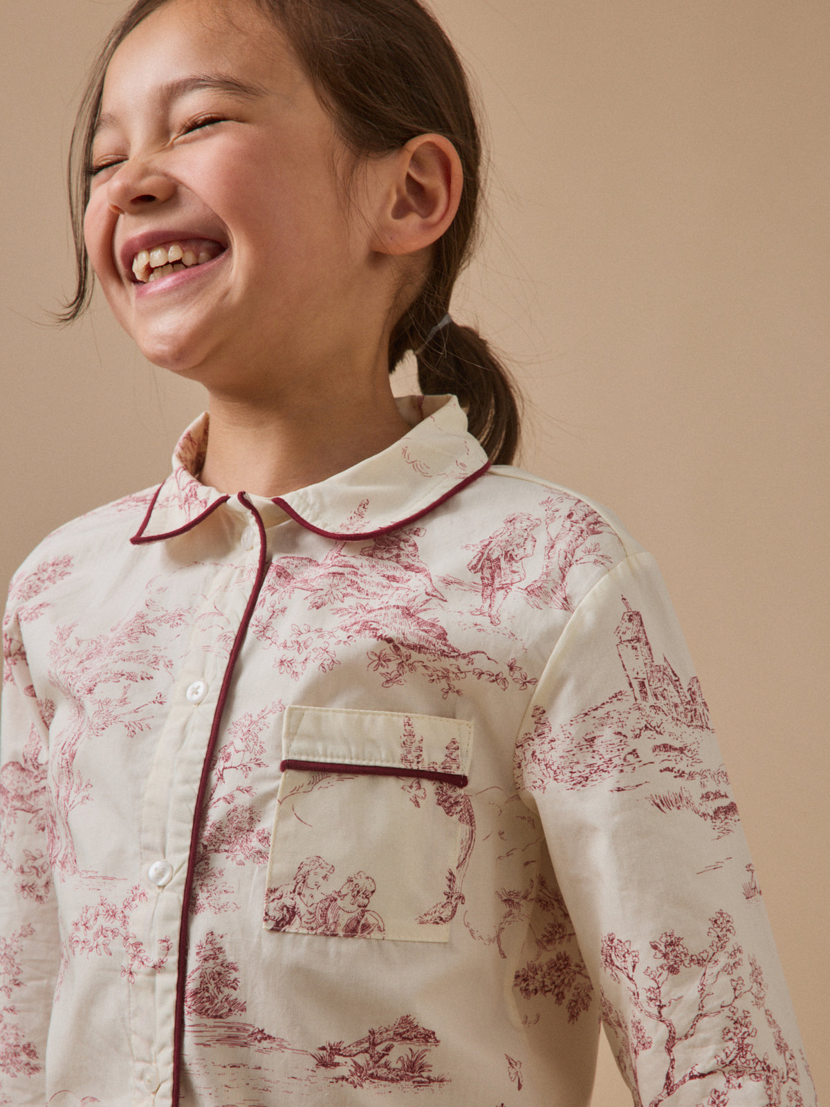 Mädchen-Pyjama, Stoff im « Jouy »-Stil