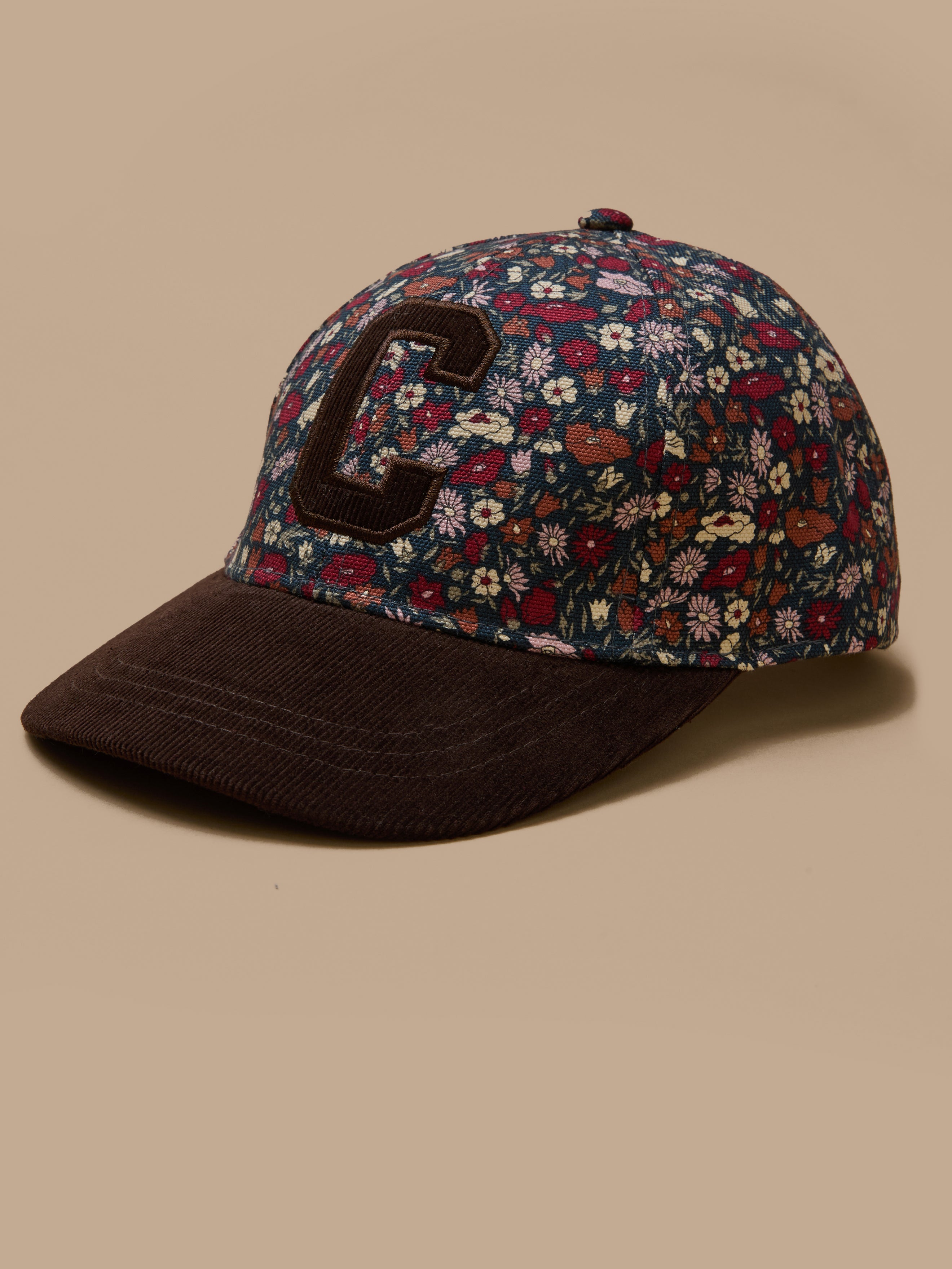 Cap «Petal & Daisy» – Made with Liberty® Fabrics