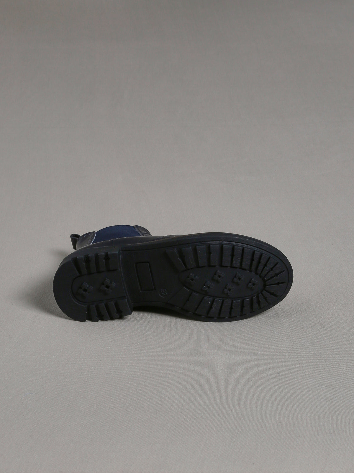 Mädchen-Boots aus Leder mit geblümter Kappe