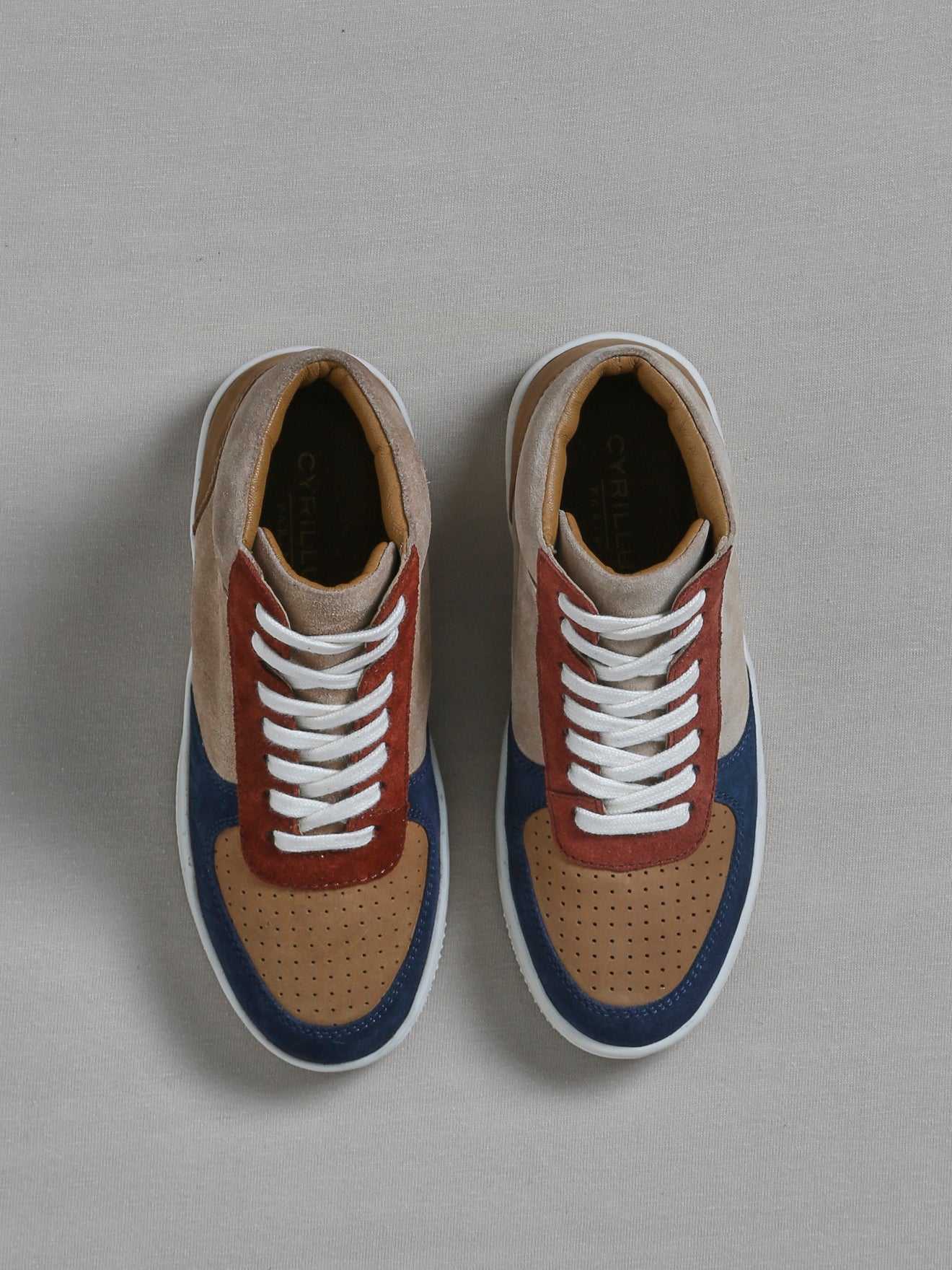 Hohe Jungen-Sneakers aus Veloursleder