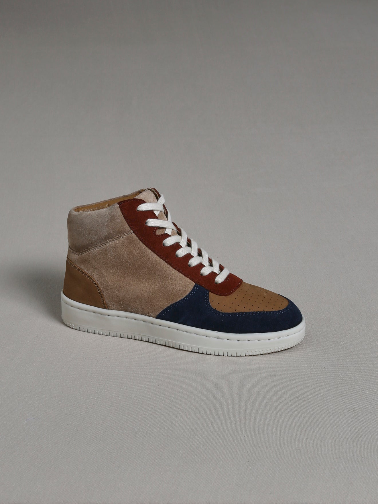 Hohe Jungen-Sneakers aus Veloursleder