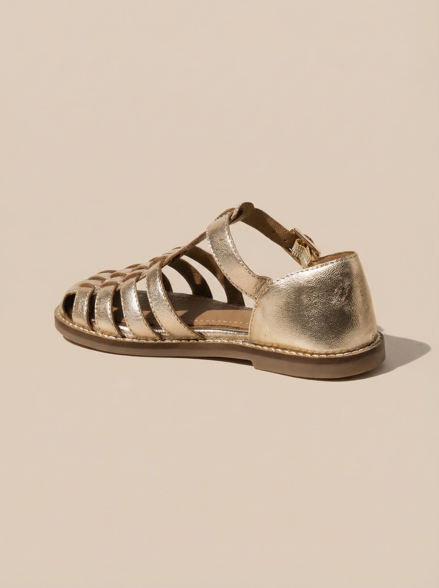 Schimmernde Mädchensandalen