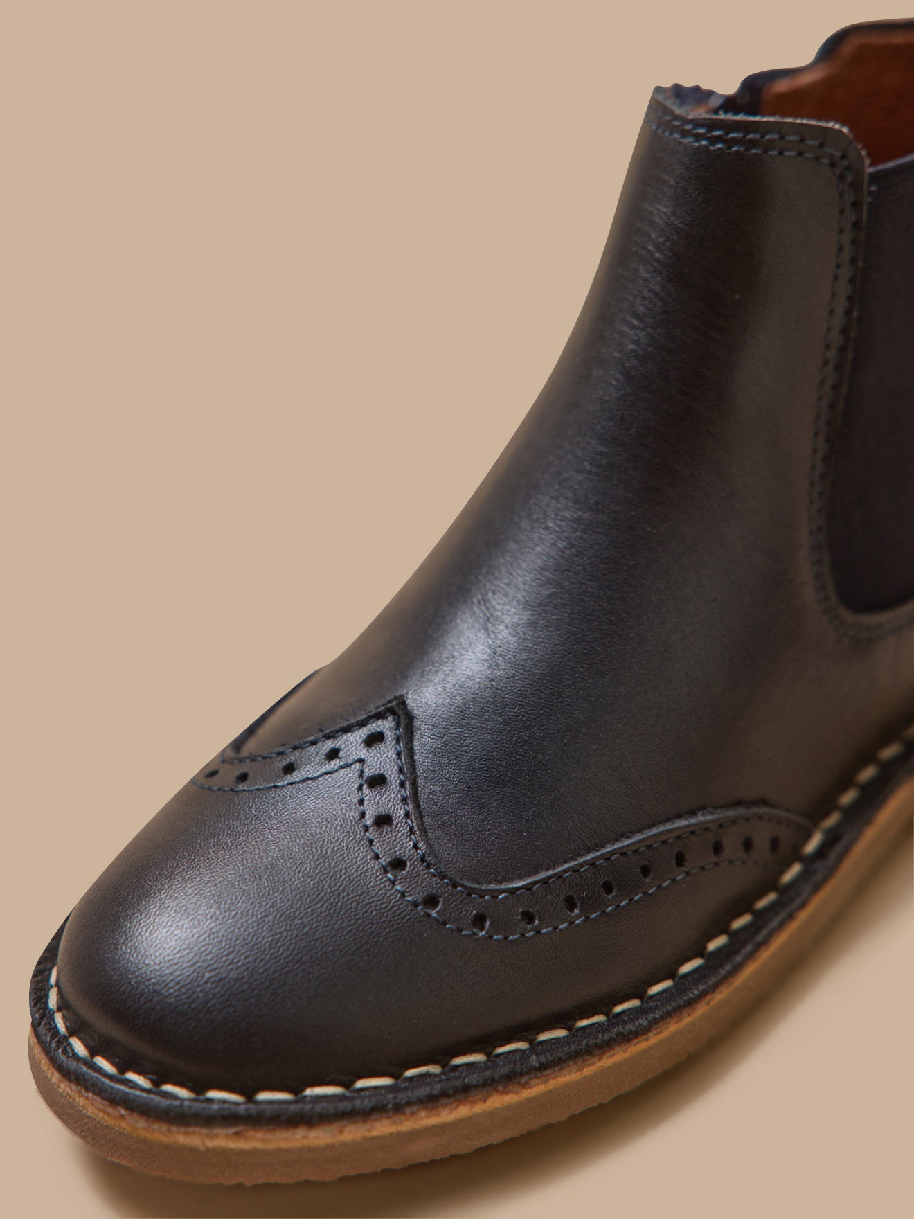 Mädchen-Boots mit Blütenkappe aus Leder
