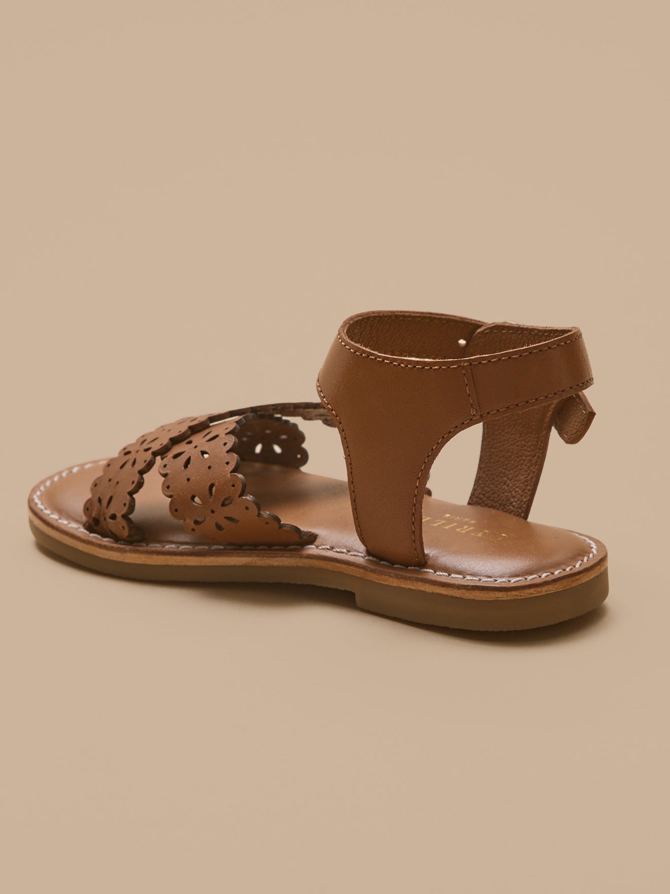 Mädchen-Sandalen aus Leder mit Lochmuster