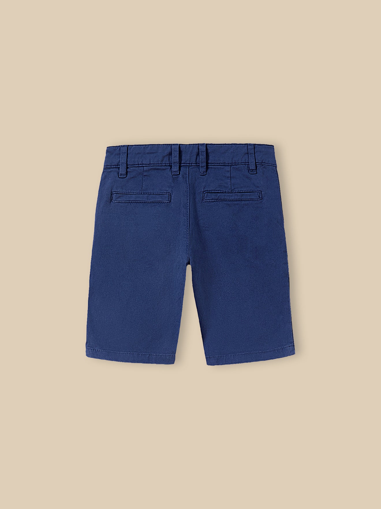 Jungen-Bermudas in Chino-Optik