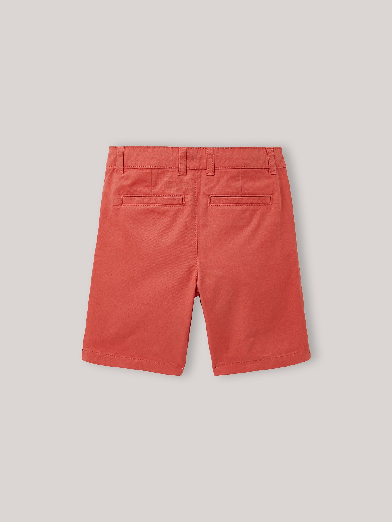 Jungen-Bermudas in Chino-Optik