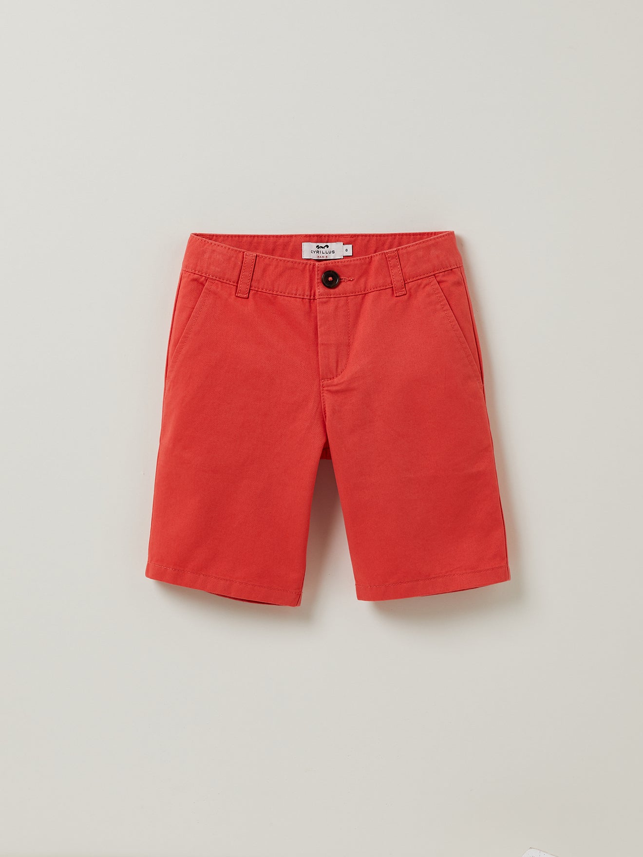 Jungen-Bermudas in Chino-Optik