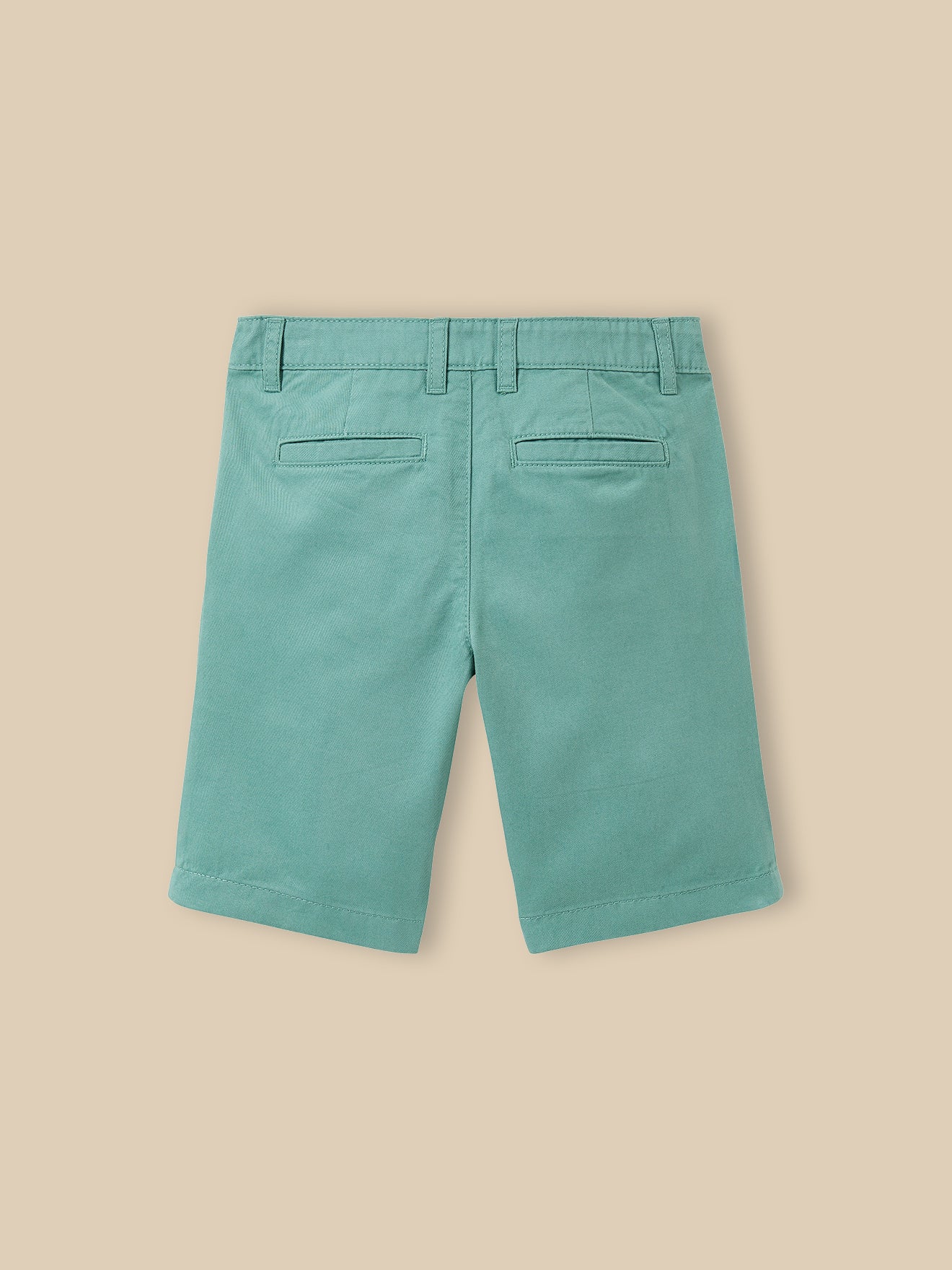 Jungen-Bermudas in Chino-Optik