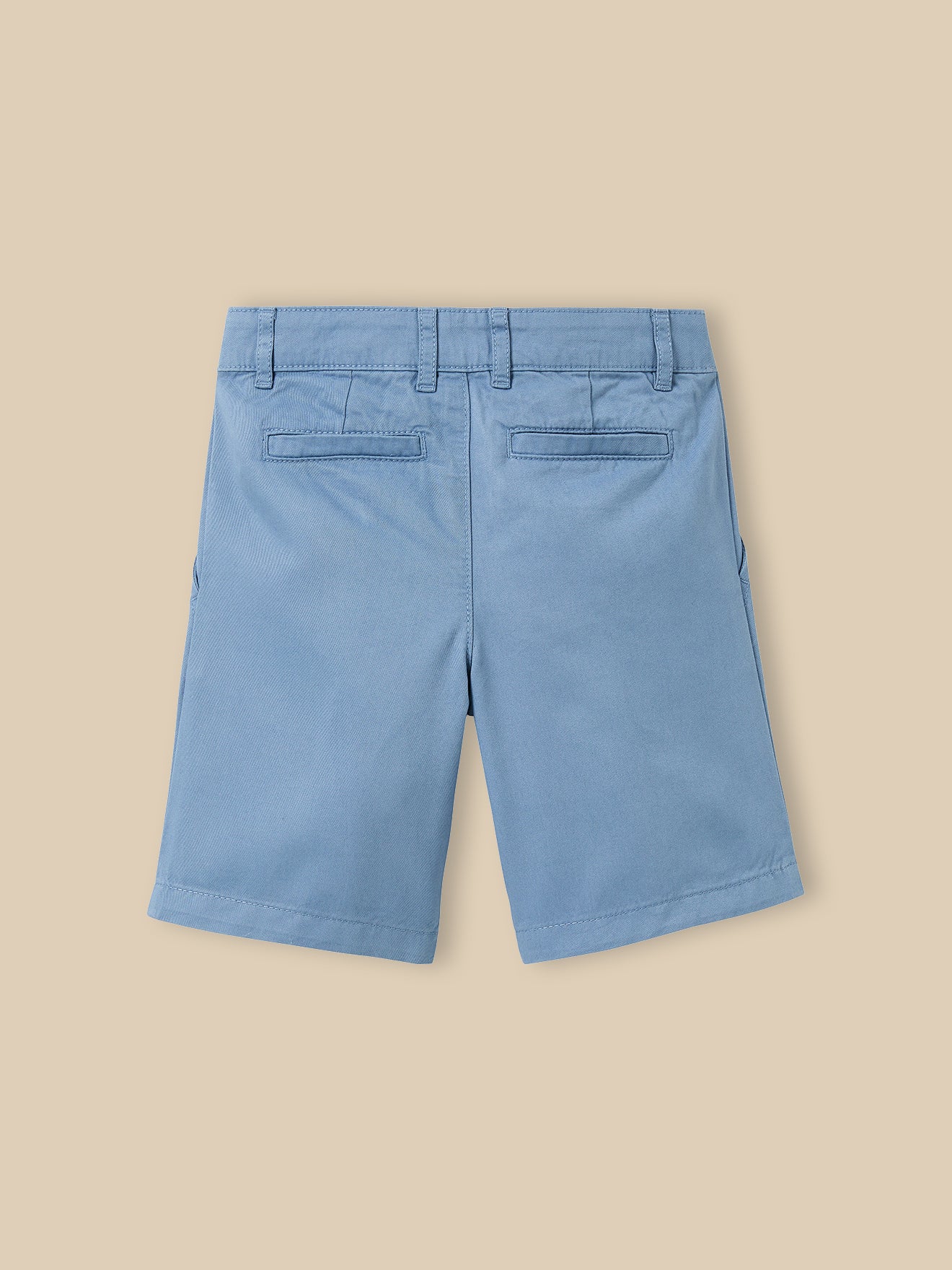 Jungen-Bermudas in Chino-Optik