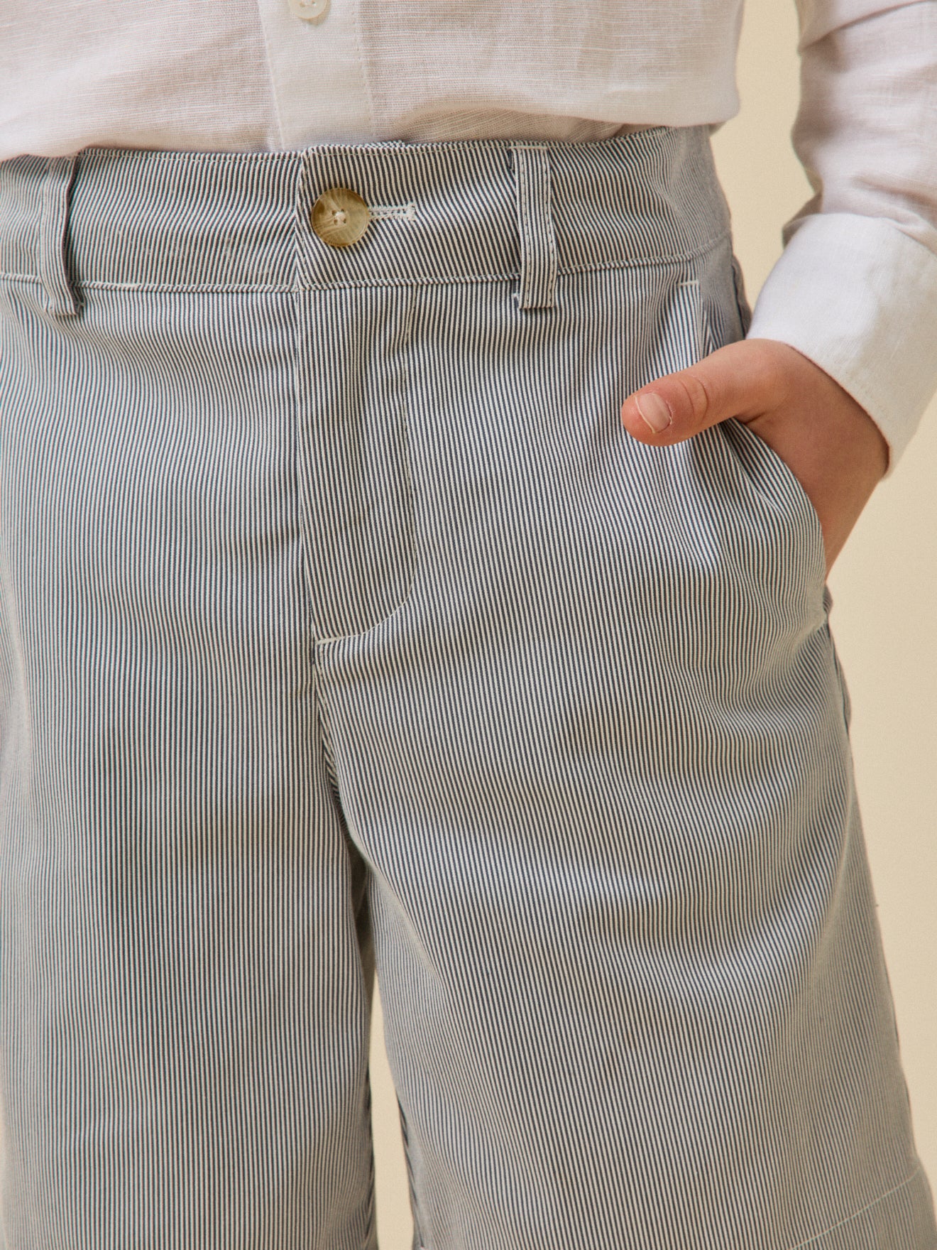 Jungen-Bermude mit Streifen – Kollektion für Festtage und Hochzeiten