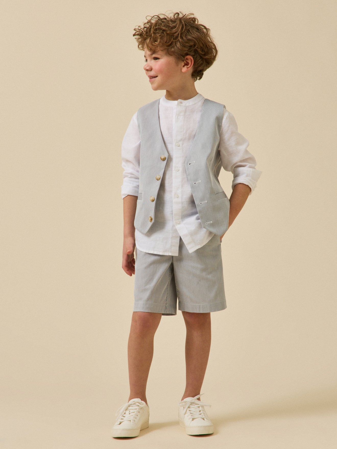 Jungen-Bermude mit Streifen – Kollektion für Festtage und Hochzeiten