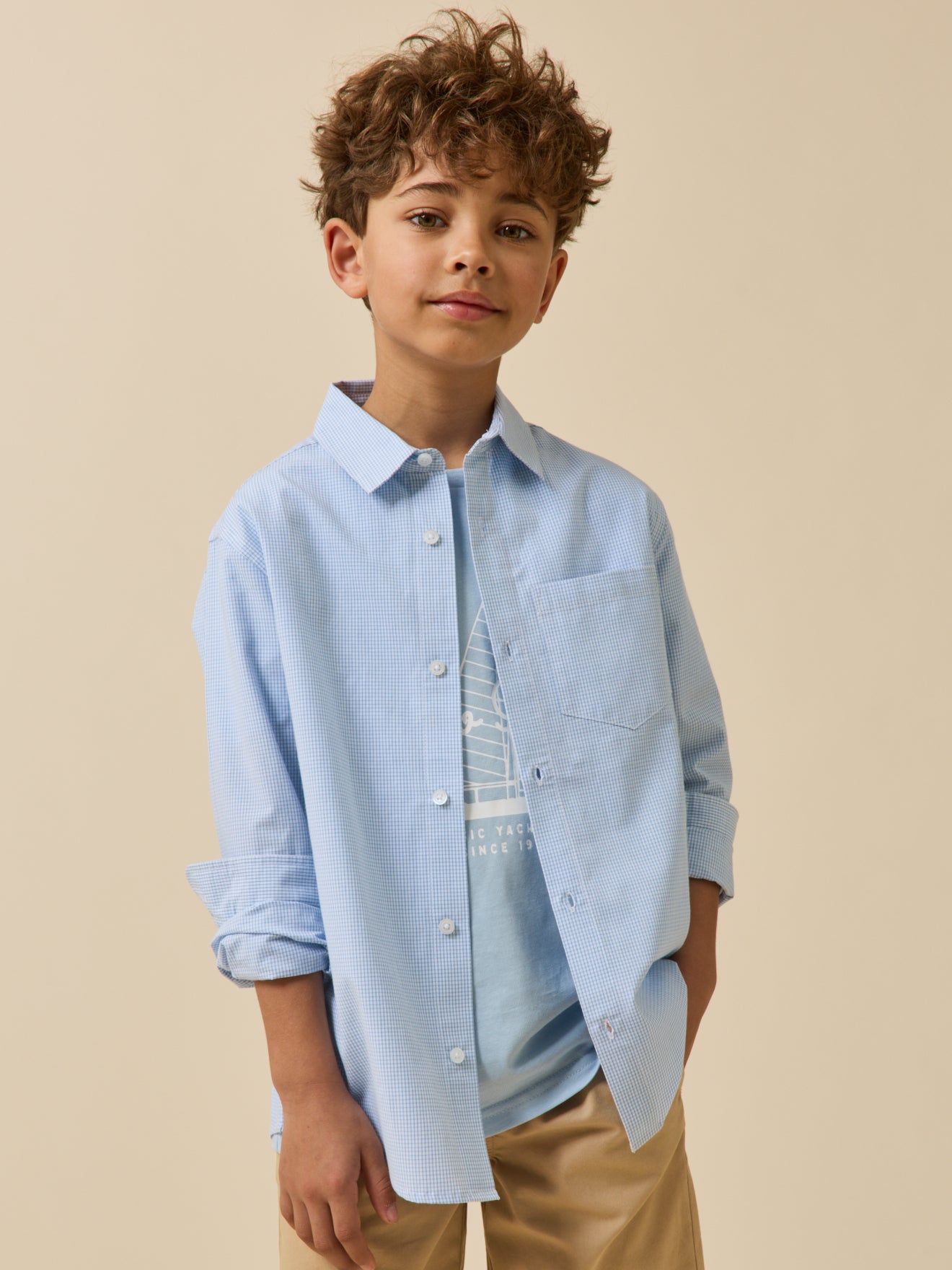 Jungenhemd mit kleinen Vichy-Karos.