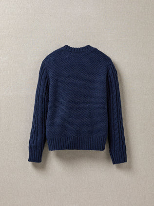 Jungenpullover mit Zopfmuster