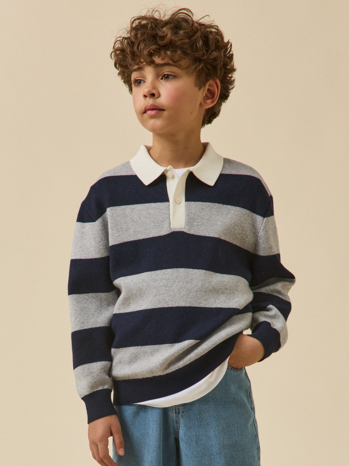 Jungenpullover mit Polokragen