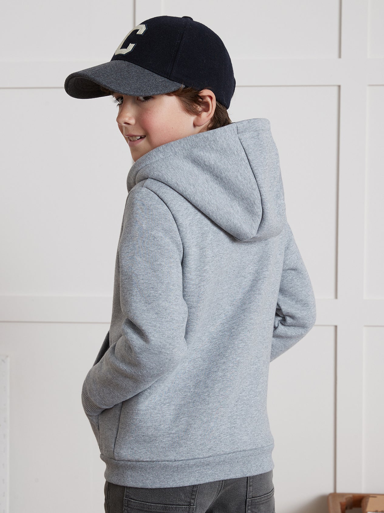 Jungen-Sweatjacke mit Reißverschluss und Kapuze