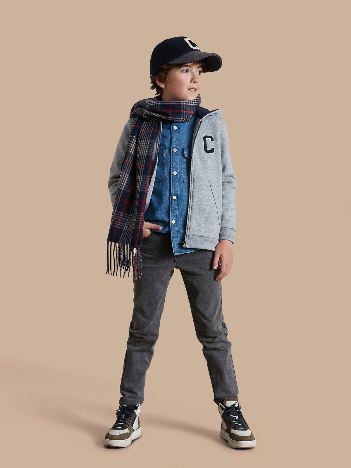 Jungen-Sweatjacke mit Reißverschluss und Kapuze