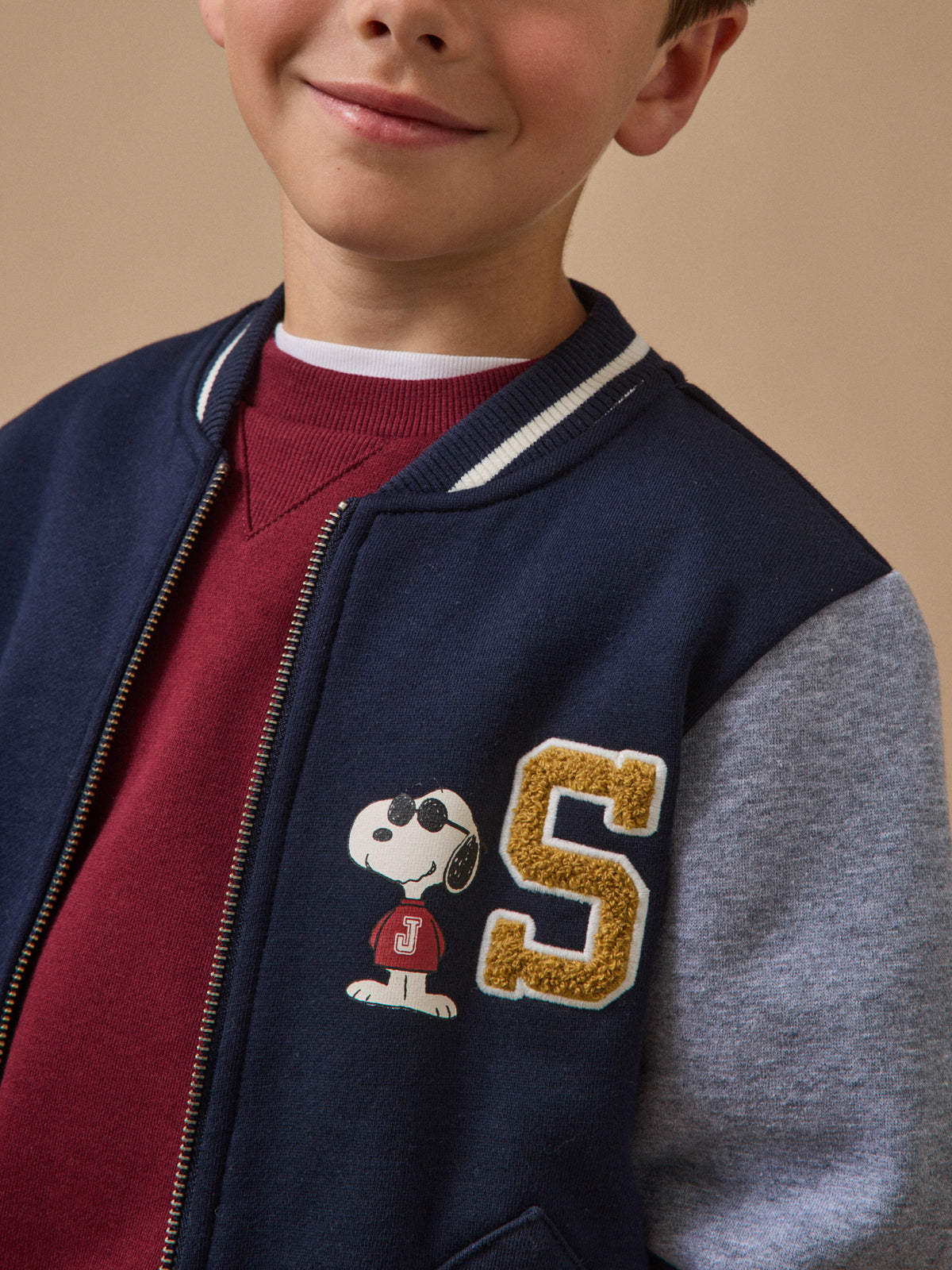 Kinder-Teddy-Sweatjacke Cyrillus X PEANUTS™ – Kollektion « Snoopy »